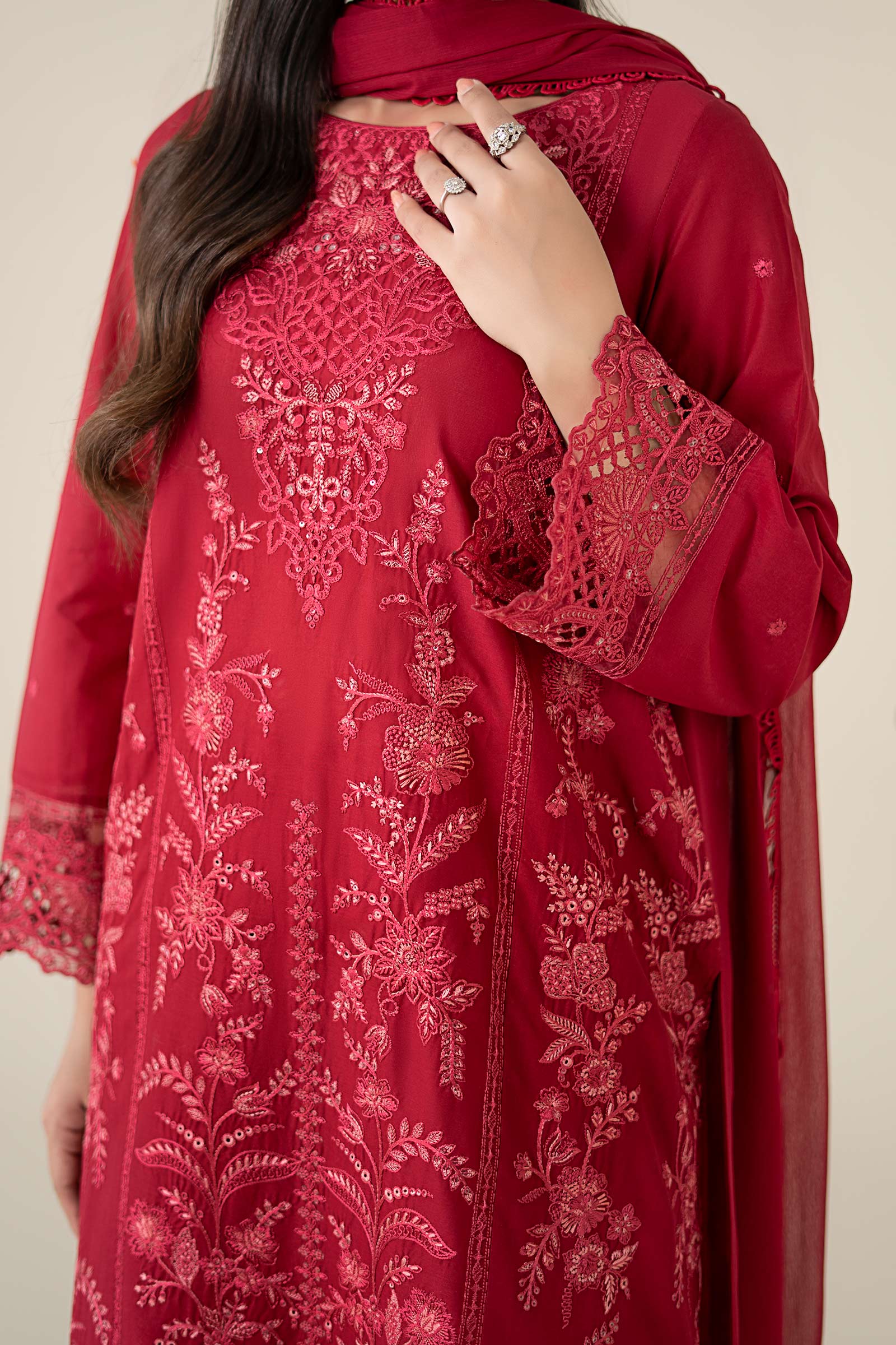 3 Piece Embroidered Lawn Suit - Image 2