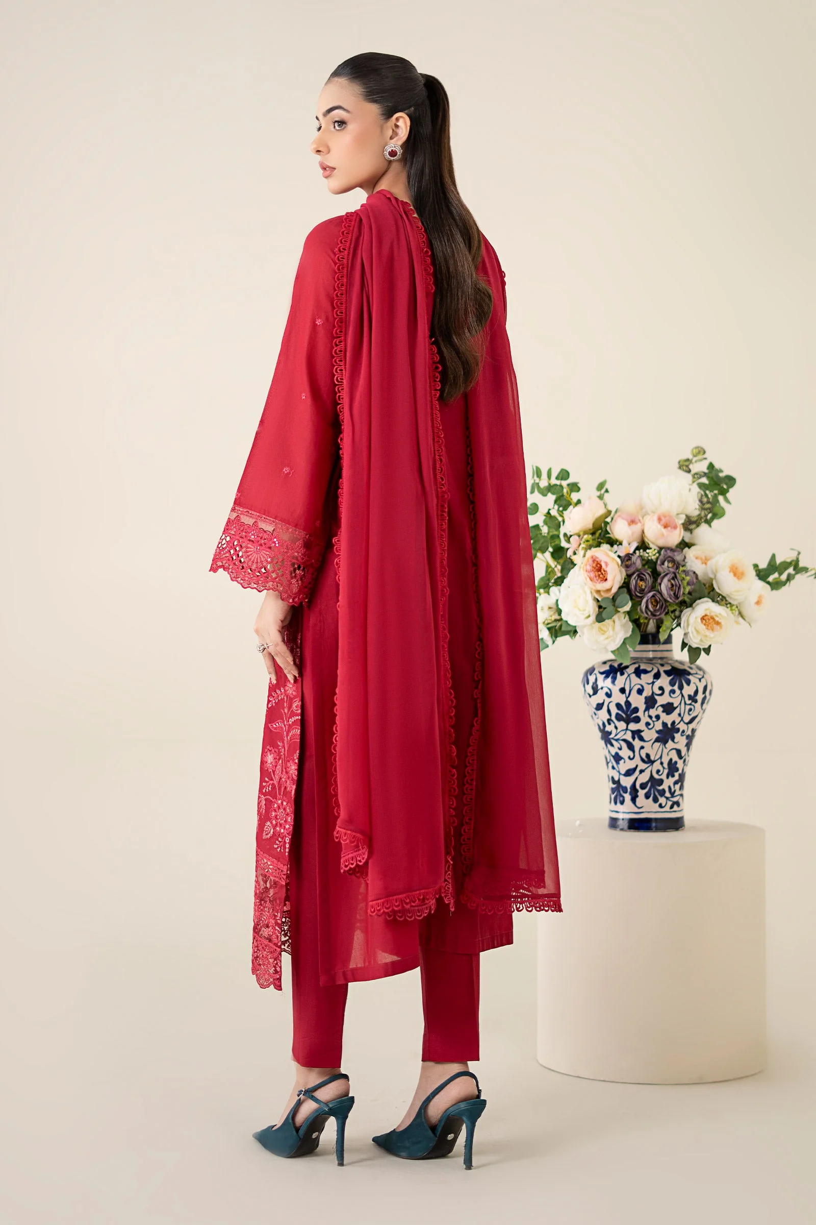 3 Piece Embroidered Lawn Suit - Image 5