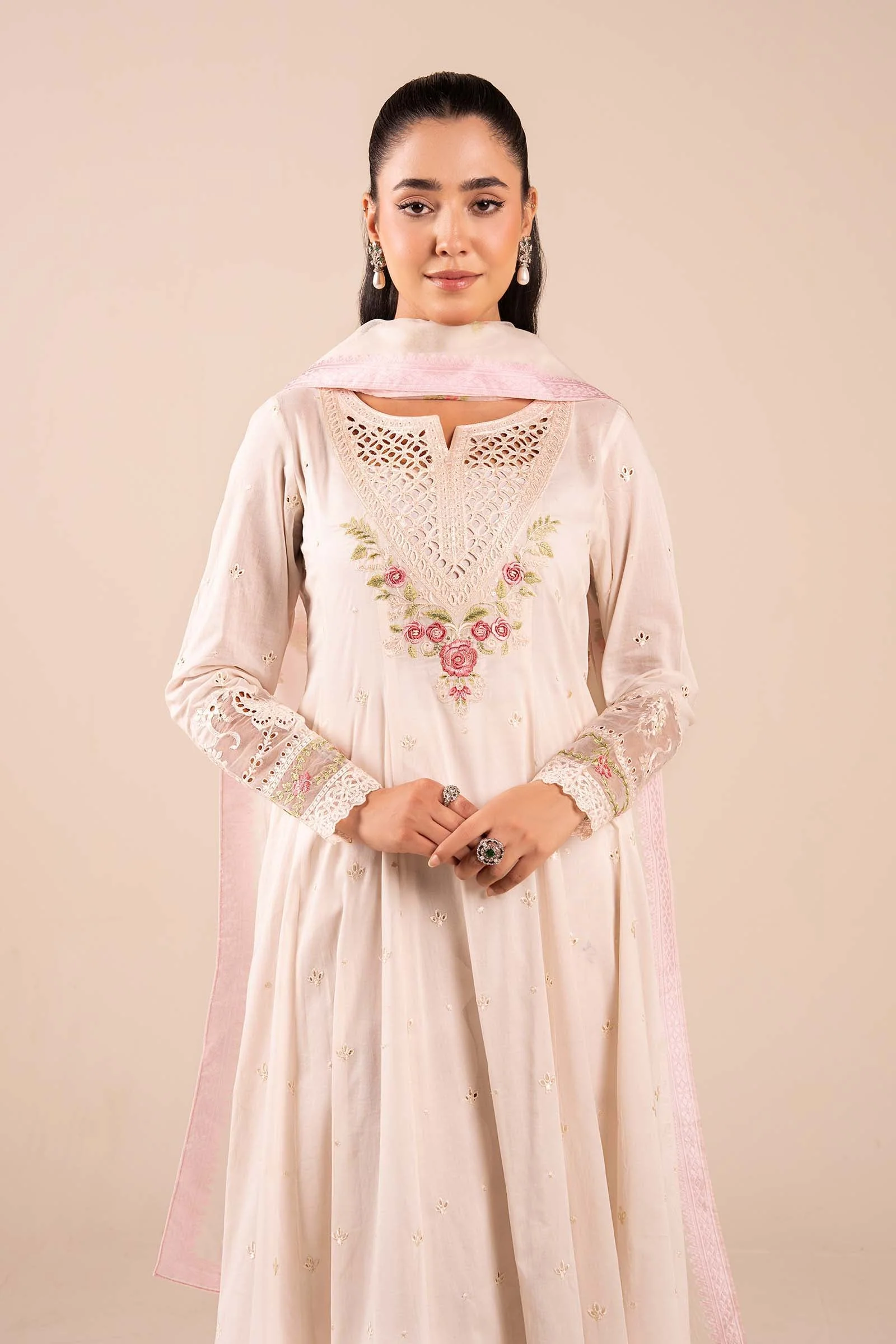 3 Piece Embroidered Lawn Suit - Image 2