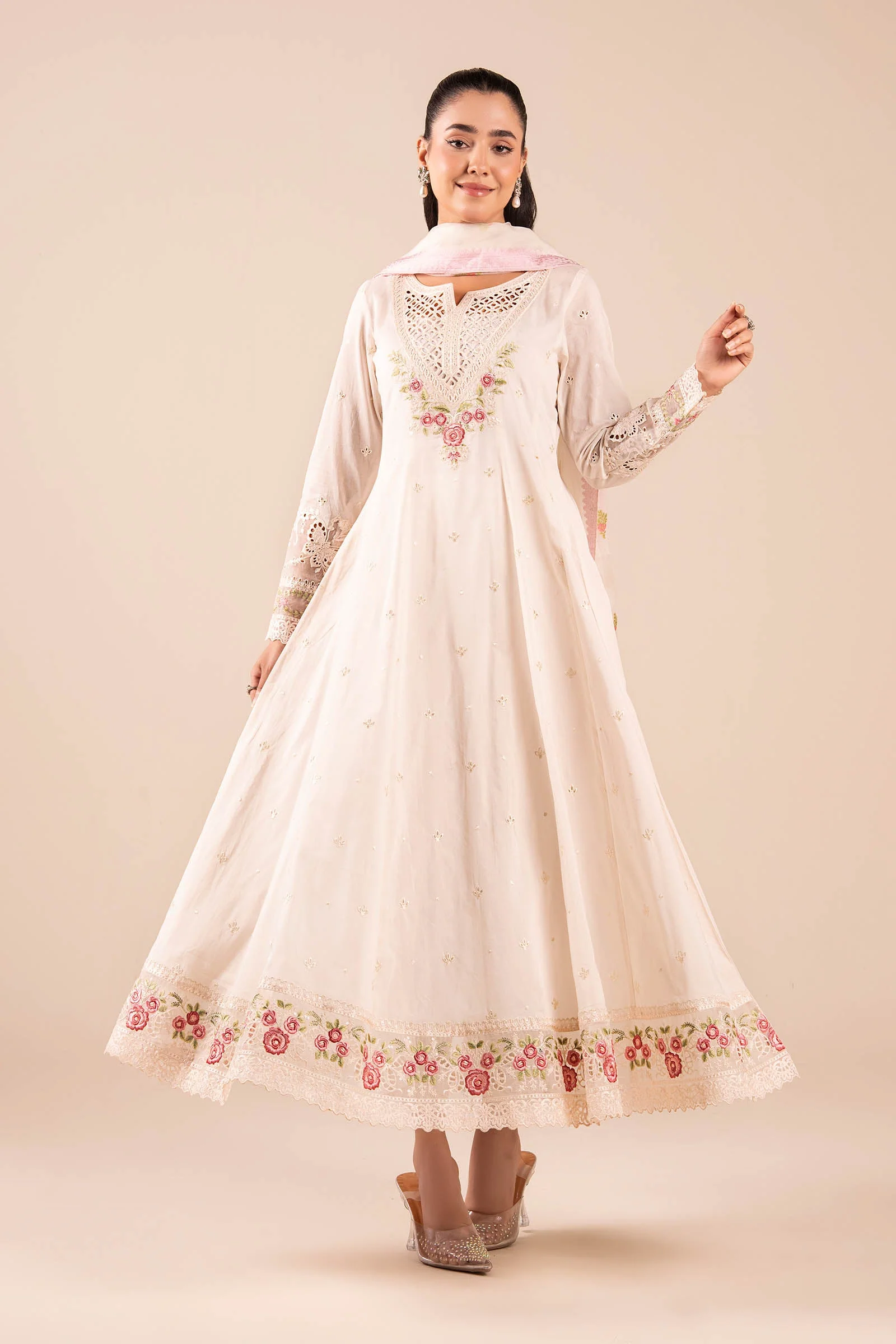 3 Piece Embroidered Lawn Suit - Image 4