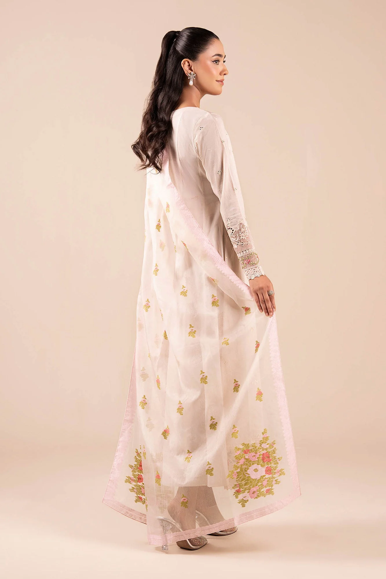 3 Piece Embroidered Lawn Suit - Image 7