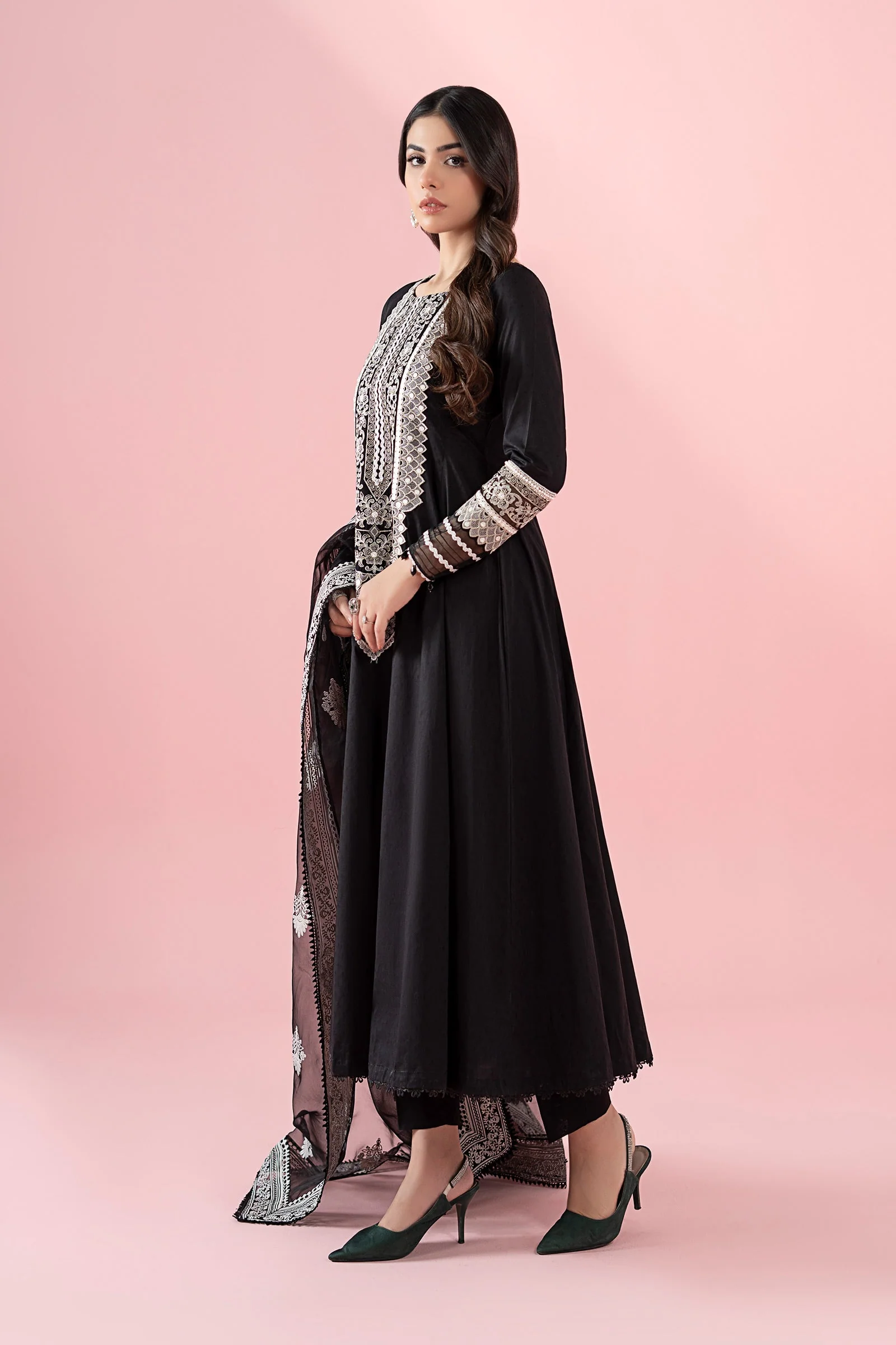 3 Piece Embroidered Lawn Suit - Image 5
