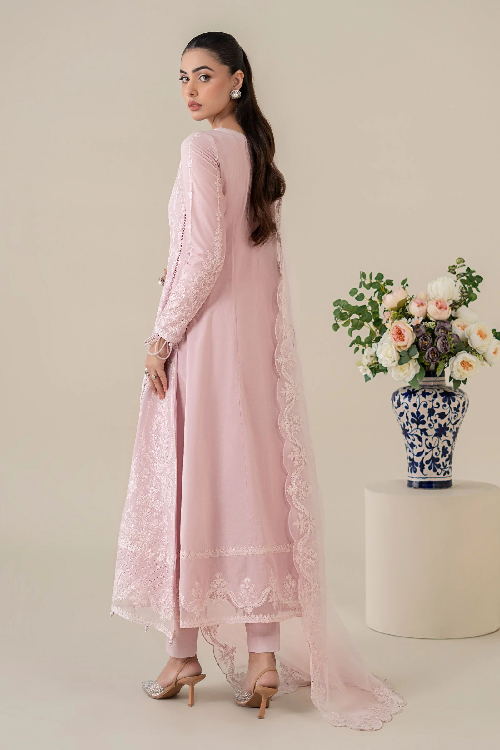 3 Piece Embroidered Lawn Suit - Image 8