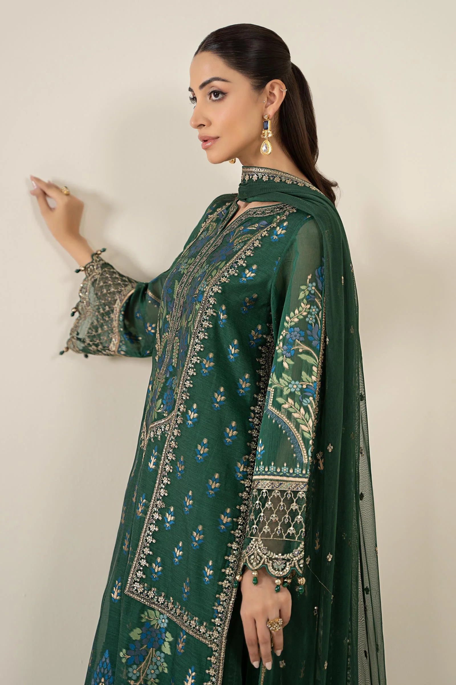 3 Piece Embroidered Jacquard Suit - Image 2