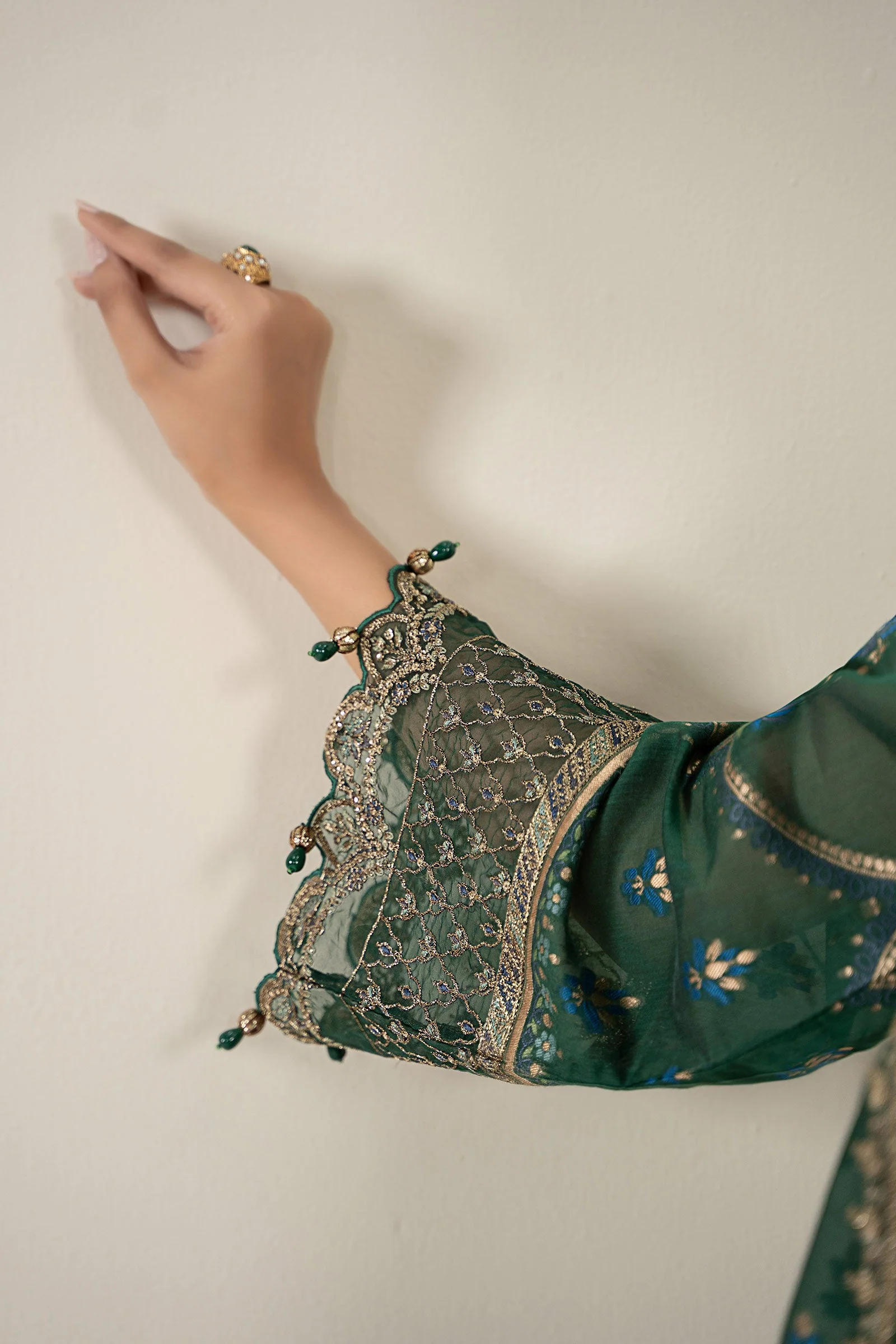 3 Piece Embroidered Jacquard Suit - Image 5