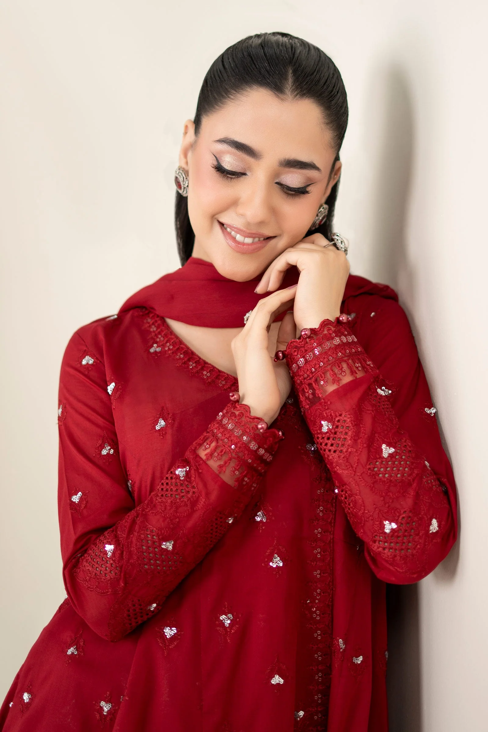 3 Piece Embroidered Lawn Suit - Image 5