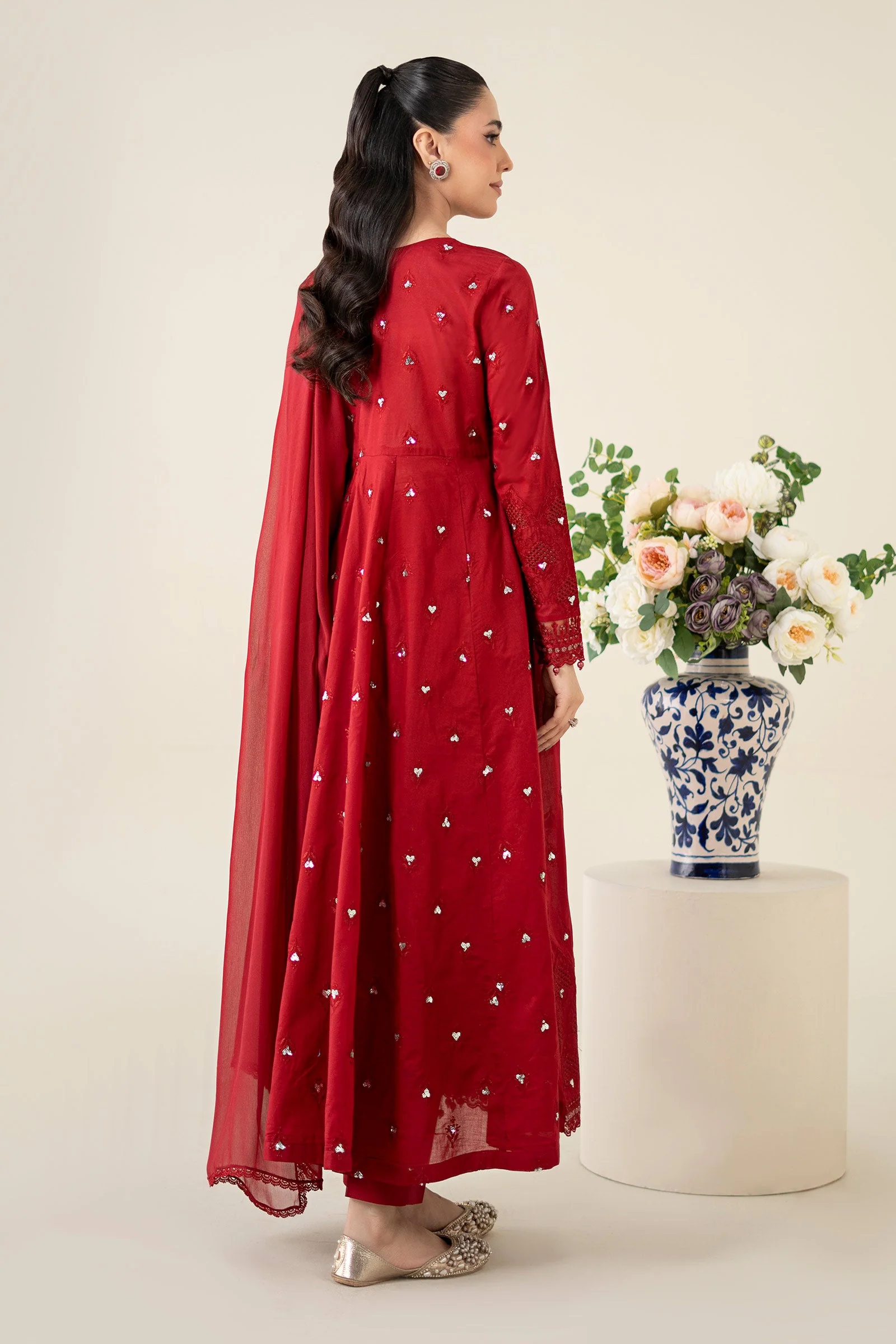 3 Piece Embroidered Lawn Suit - Image 8