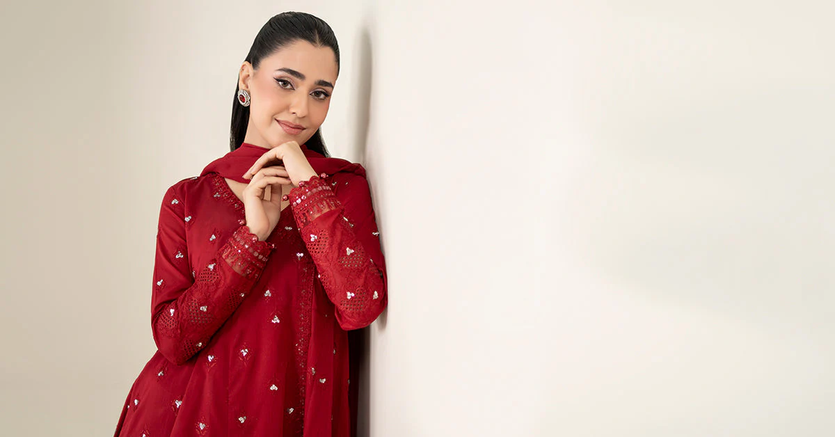 3 Piece Embroidered Lawn Suit - Image 9