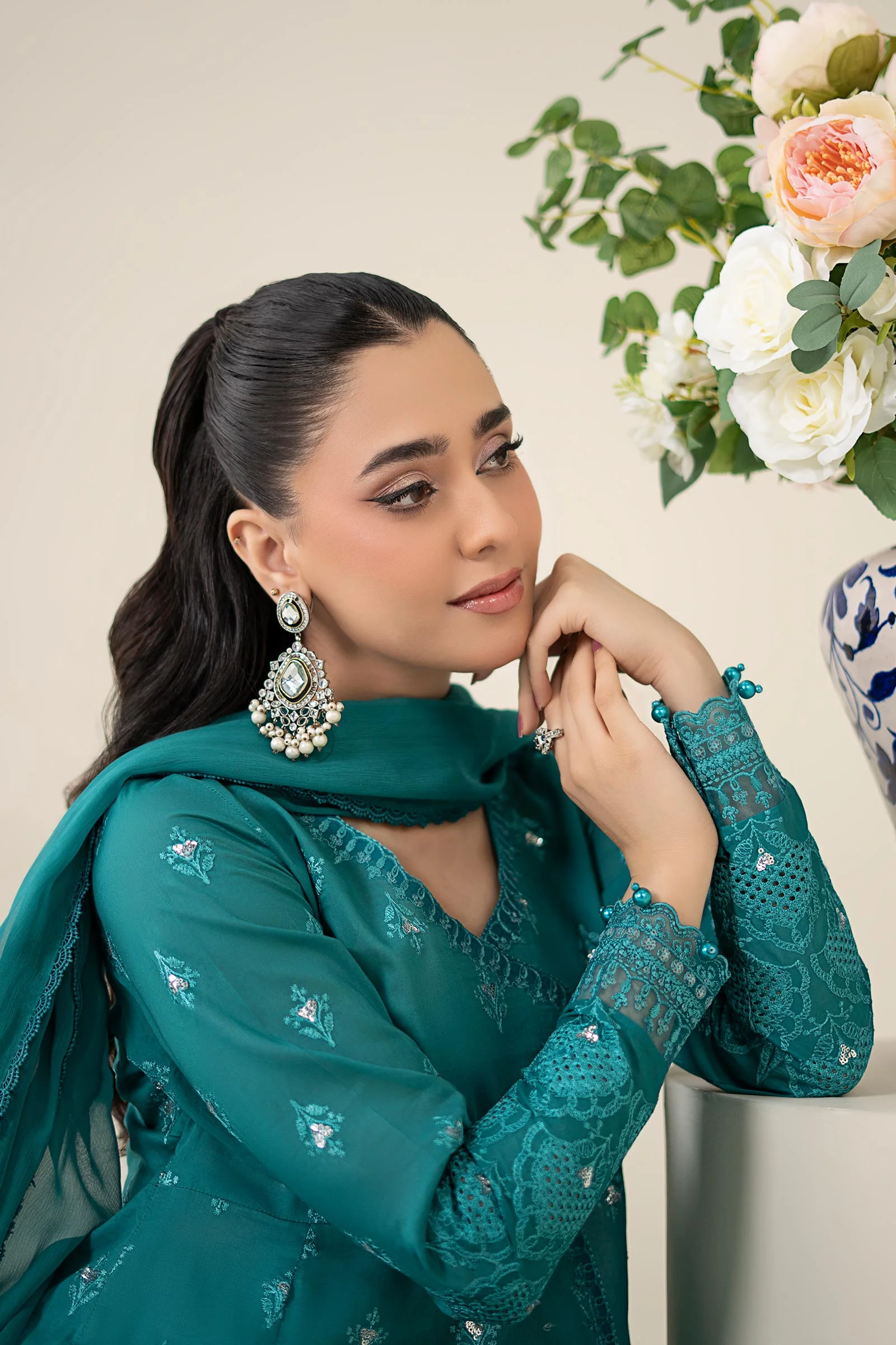3 Piece Embroidered Lawn Suit - Image 6