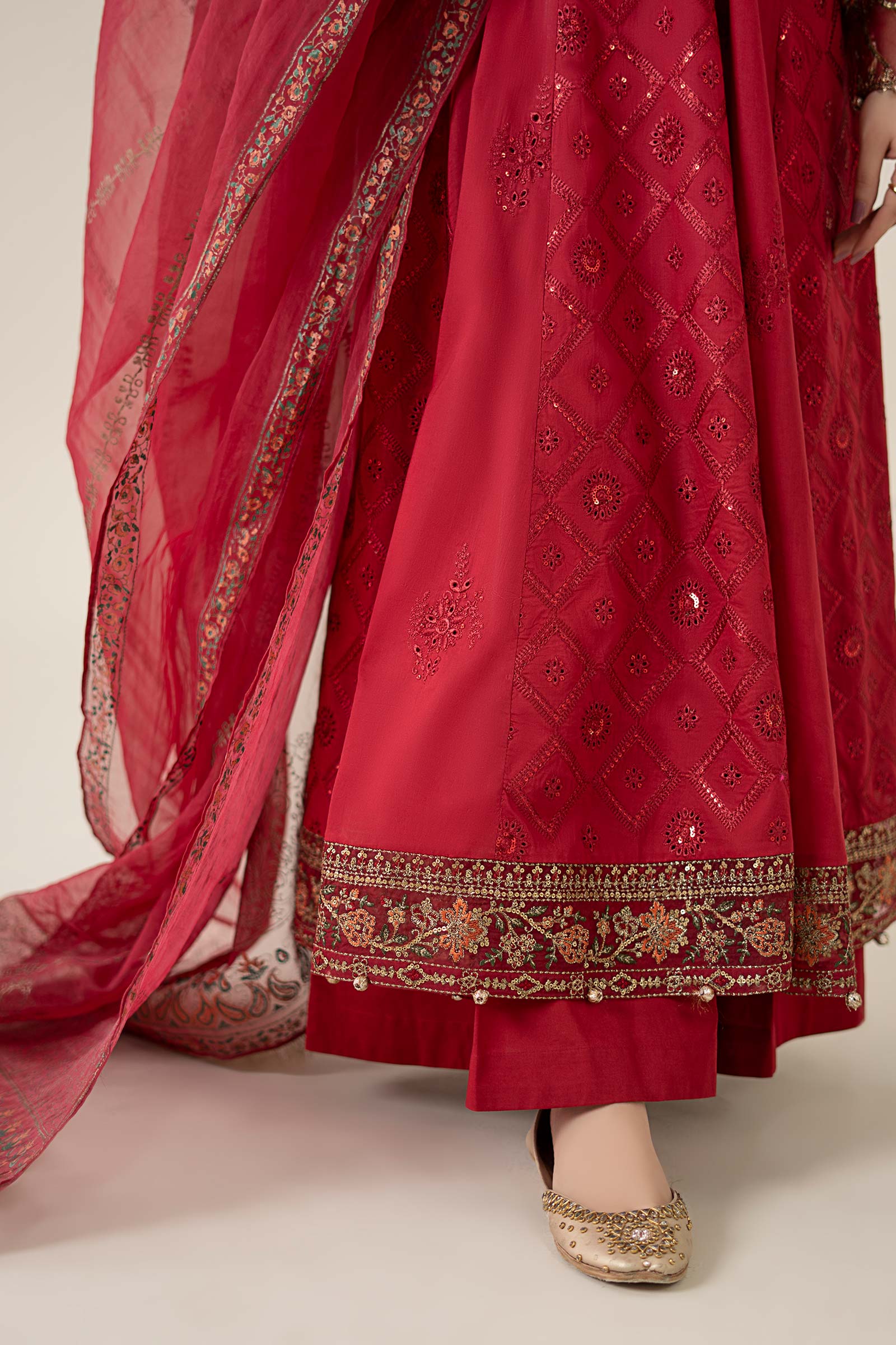 3 Piece Embroidered Lawn Suit - Image 5