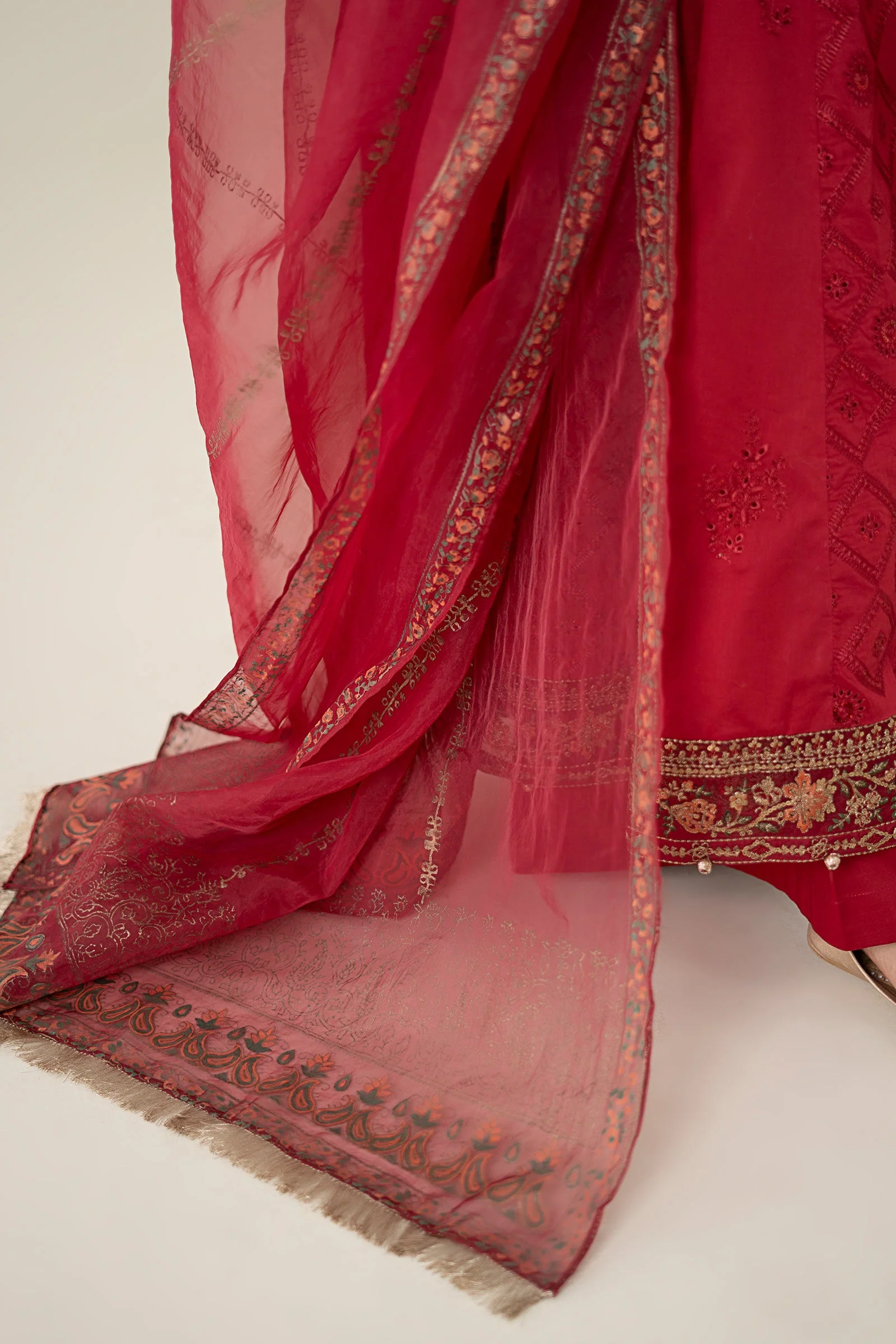 3 Piece Embroidered Lawn Suit - Image 6