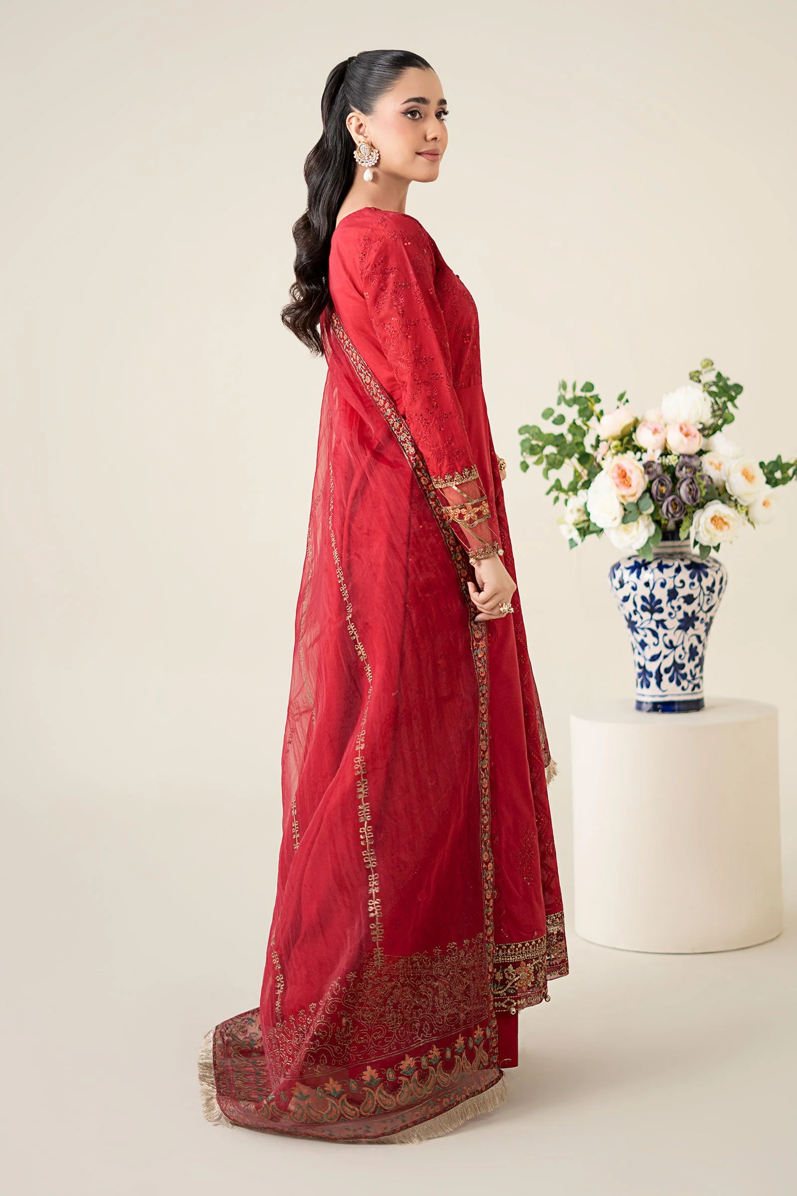 3 Piece Embroidered Lawn Suit - Image 7