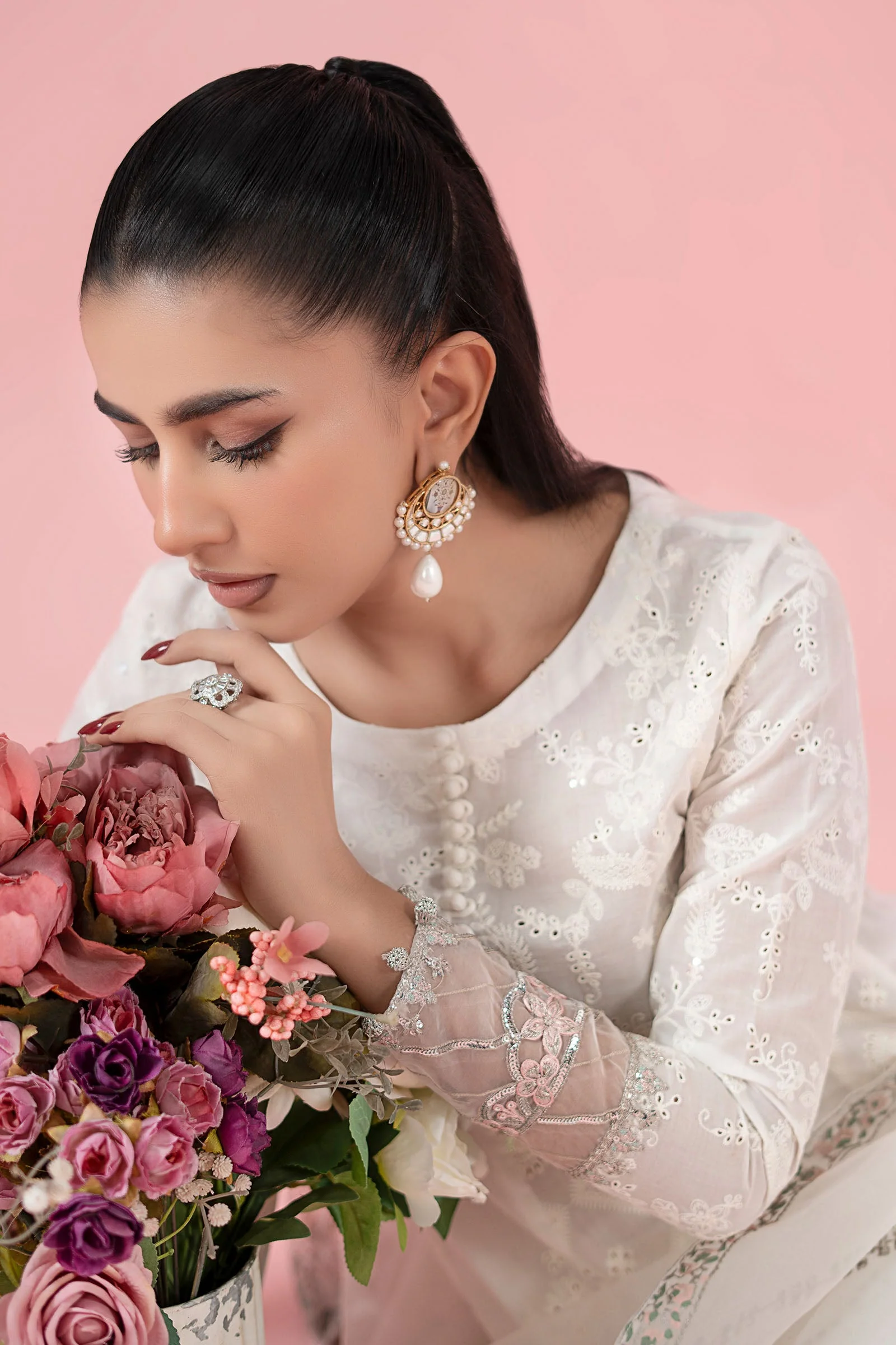 3 Piece Embroidered Lawn Suit - Image 2