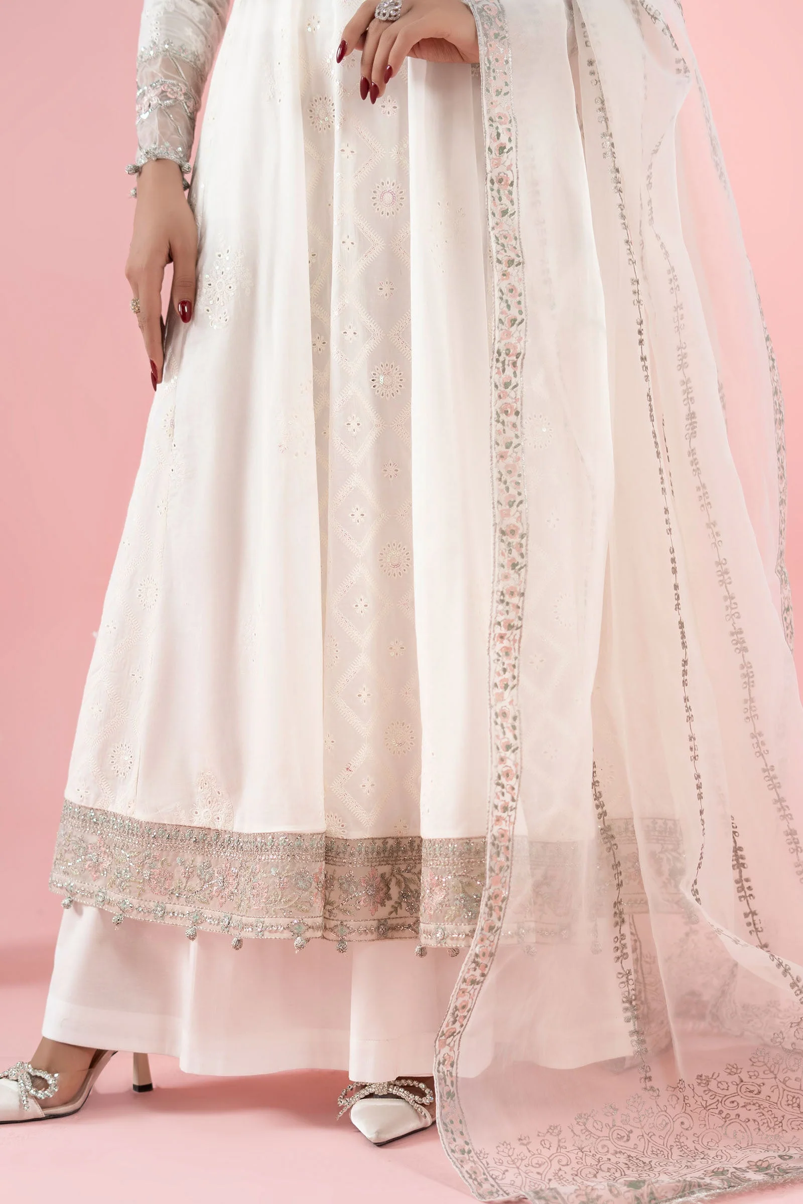 3 Piece Embroidered Lawn Suit - Image 5