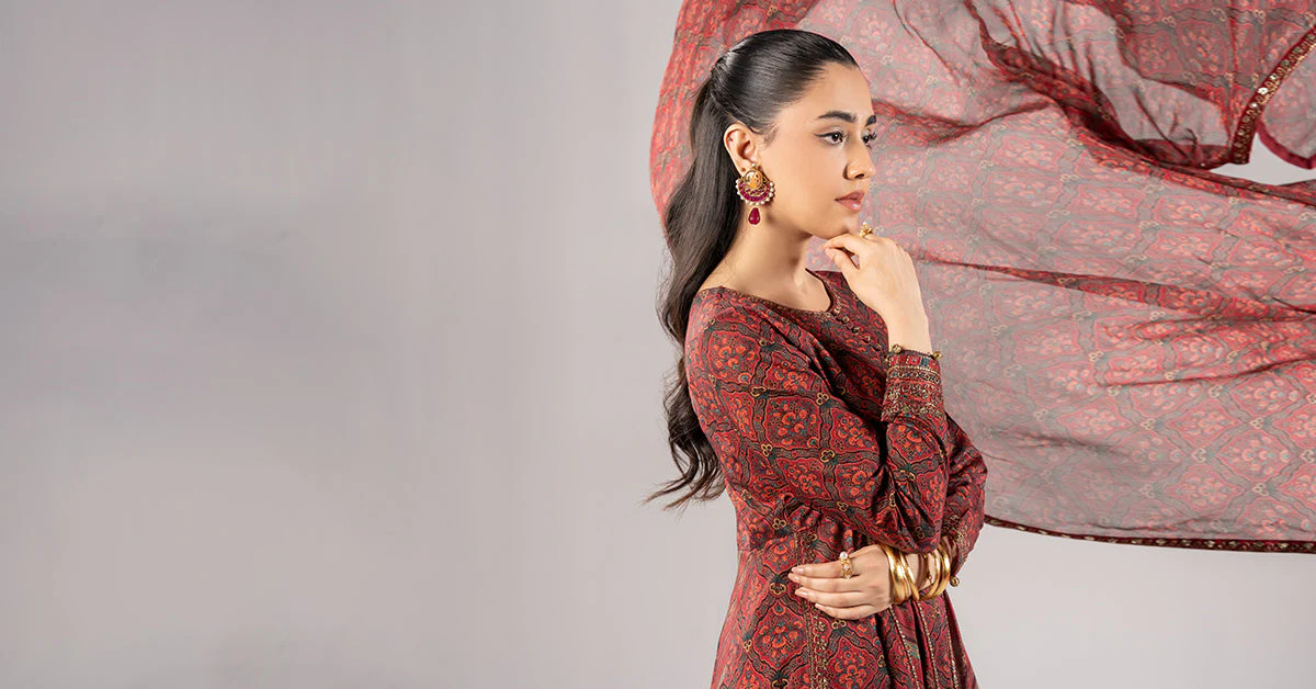 3 Piece Embroidered Lawn Suit - Image 7