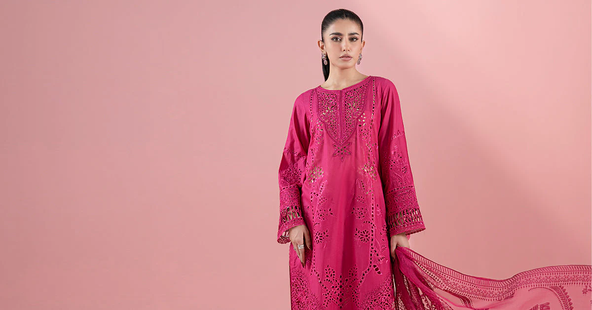 3 Piece Embroidered Lawn Suit - Image 12