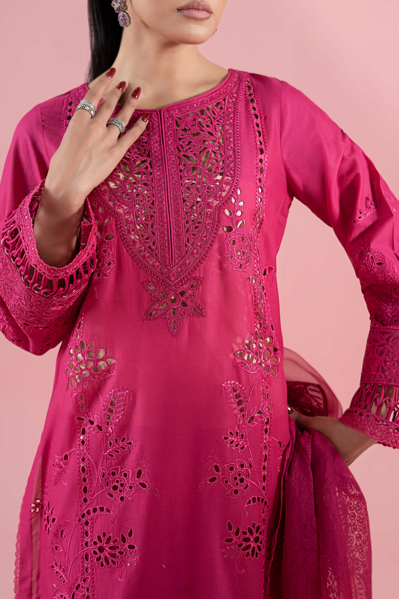 3 Piece Embroidered Lawn Suit - Image 8