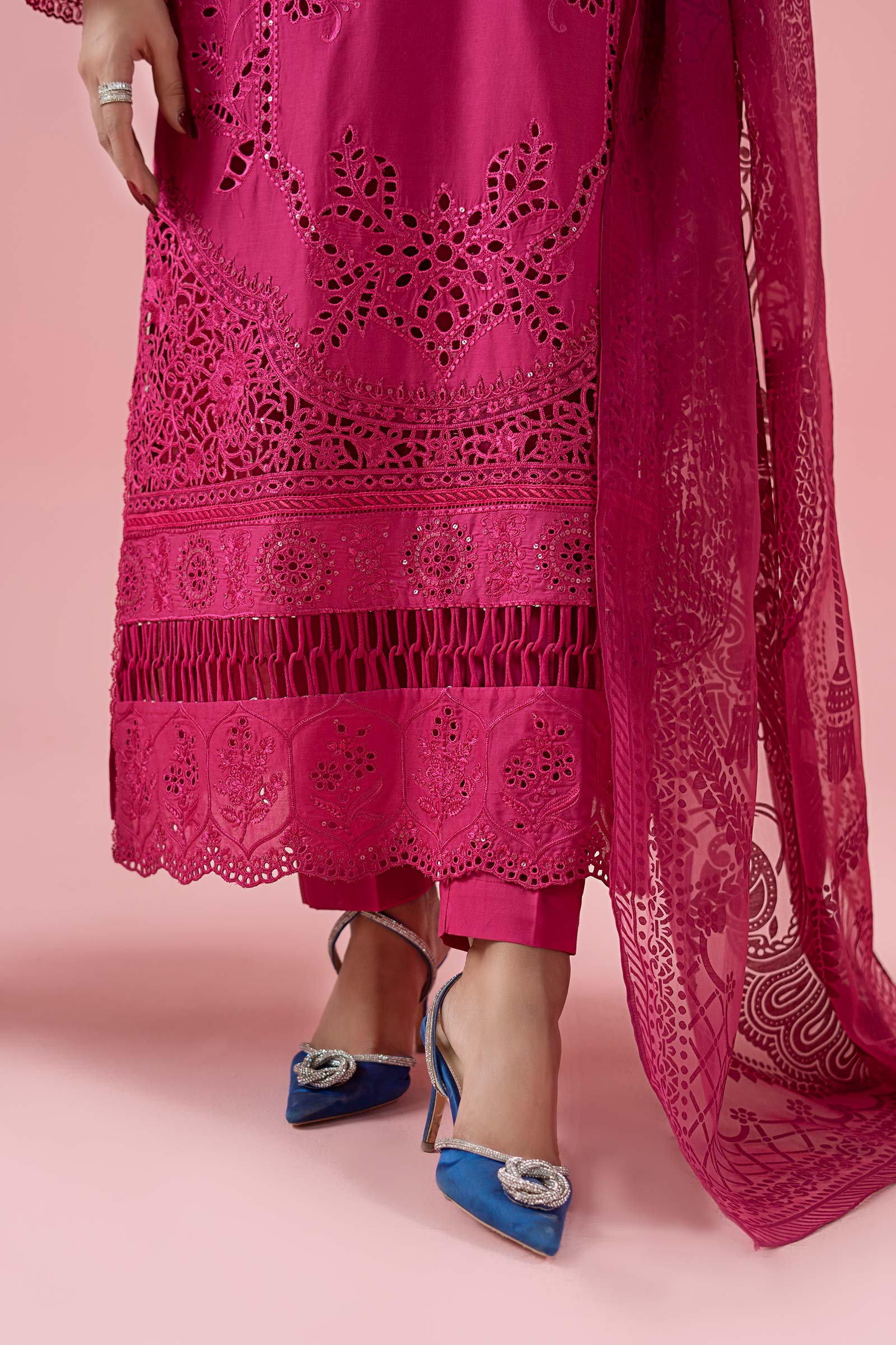 3 Piece Embroidered Lawn Suit - Image 9
