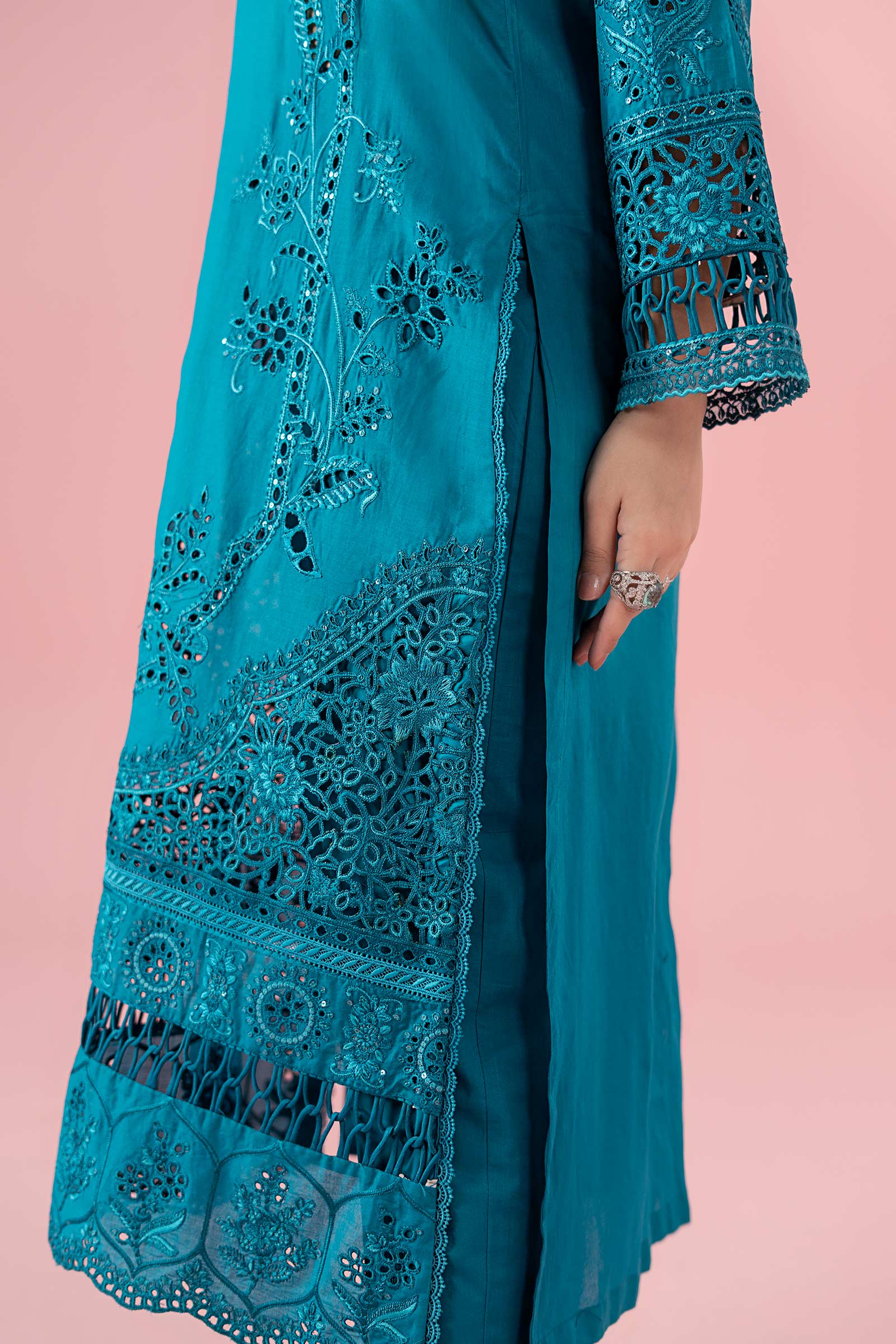 3 Piece Embroidered Lawn Suit - Image 5