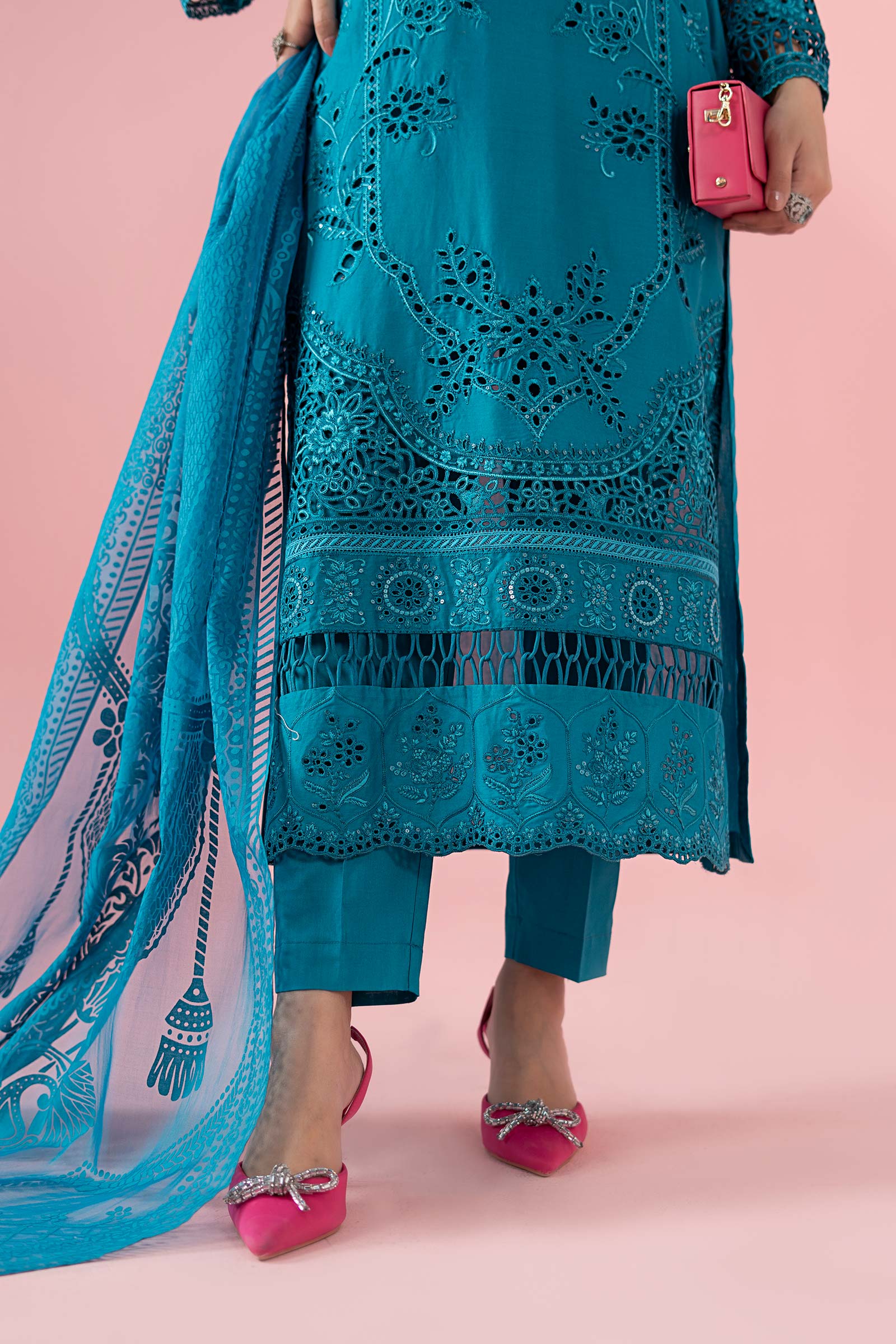 3 Piece Embroidered Lawn Suit - Image 6