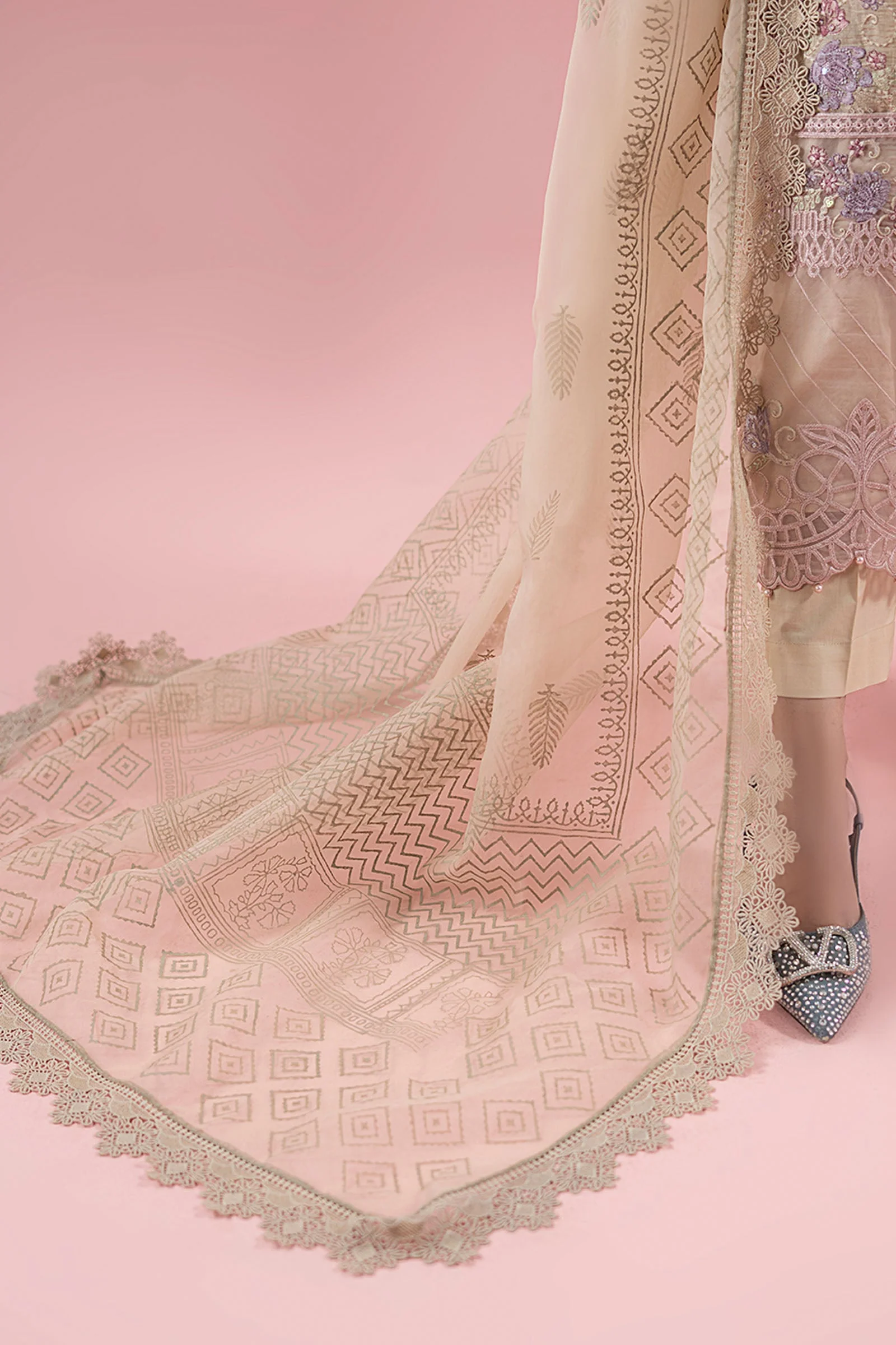 3 Piece Embroidered Masoori Lawn Suit - Image 5