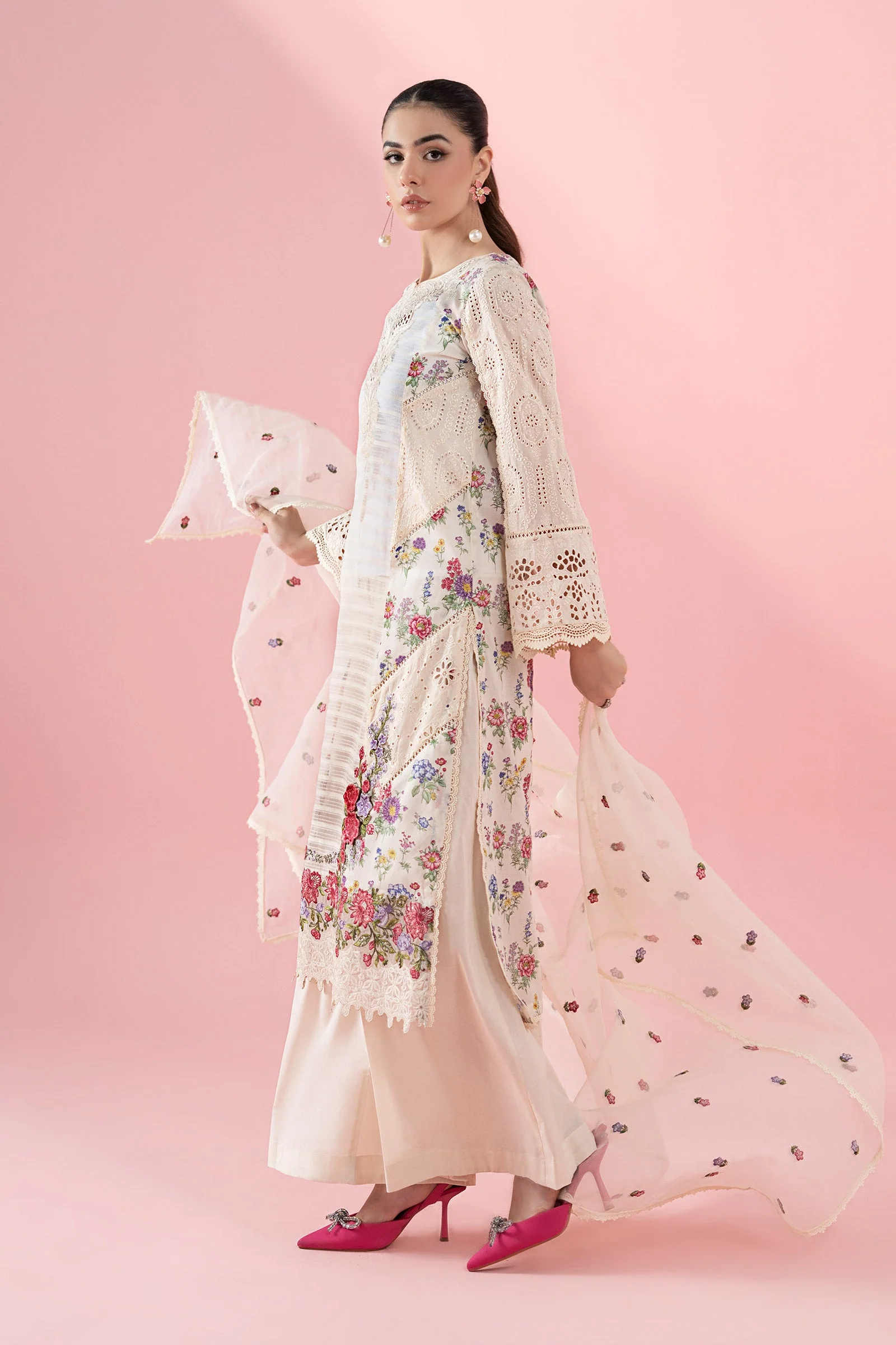 3 Piece Embroidered Lawn Suit - Image 5