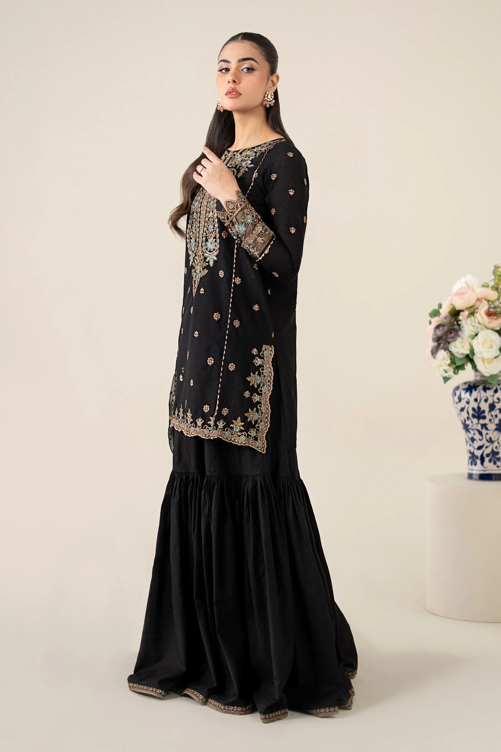3 Piece Embroidered Lawn Suit - Image 5