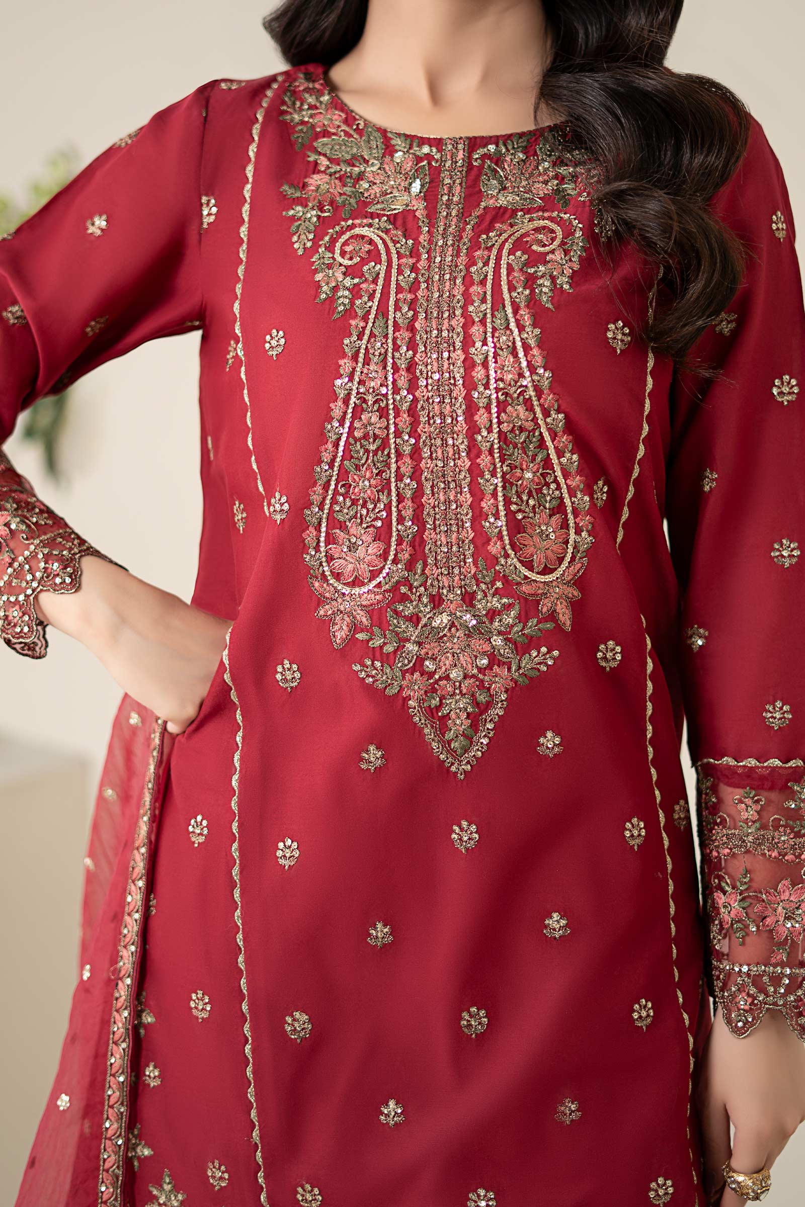 3 Piece Embroidered Lawn Suit - Image 5