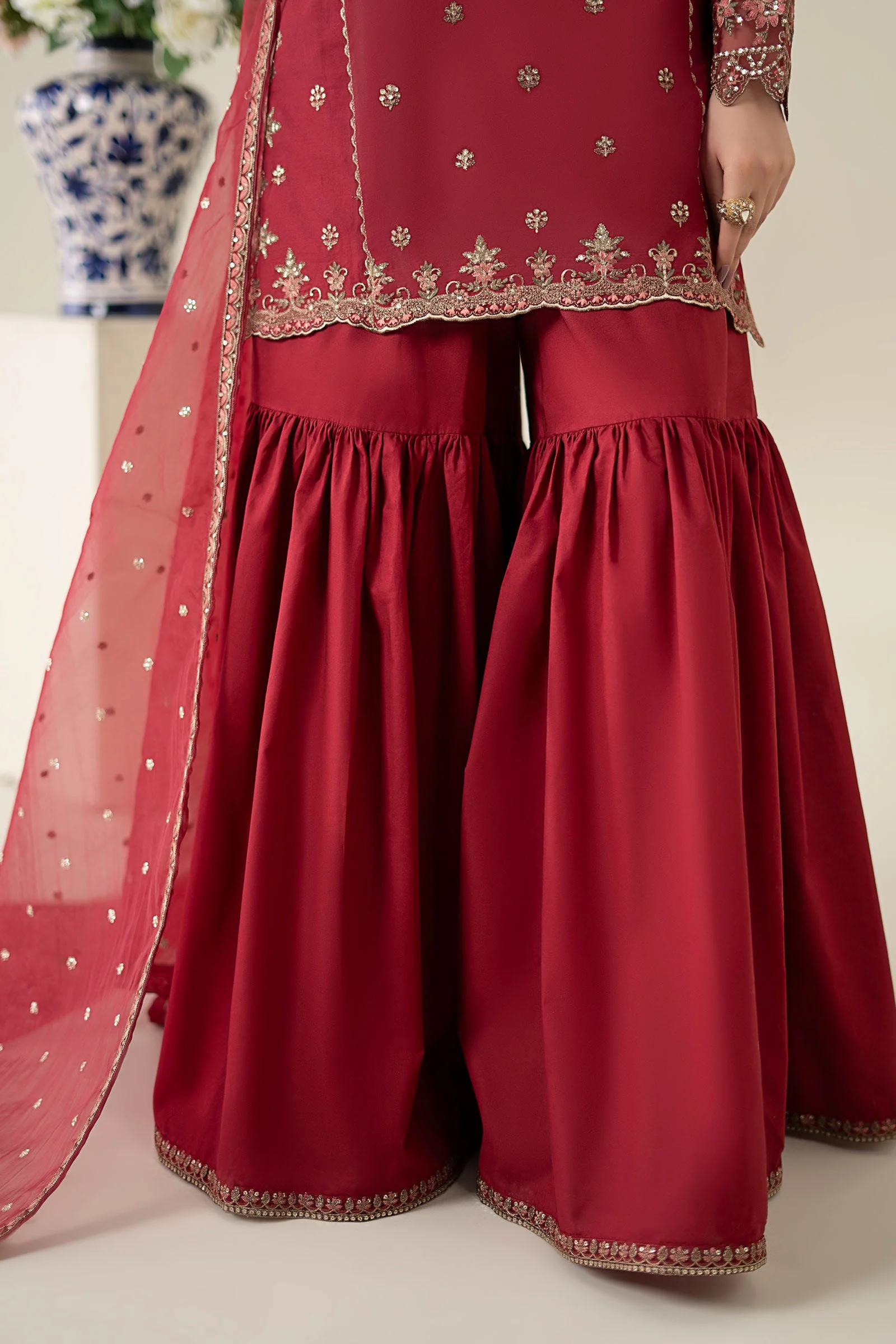 3 Piece Embroidered Lawn Suit - Image 6