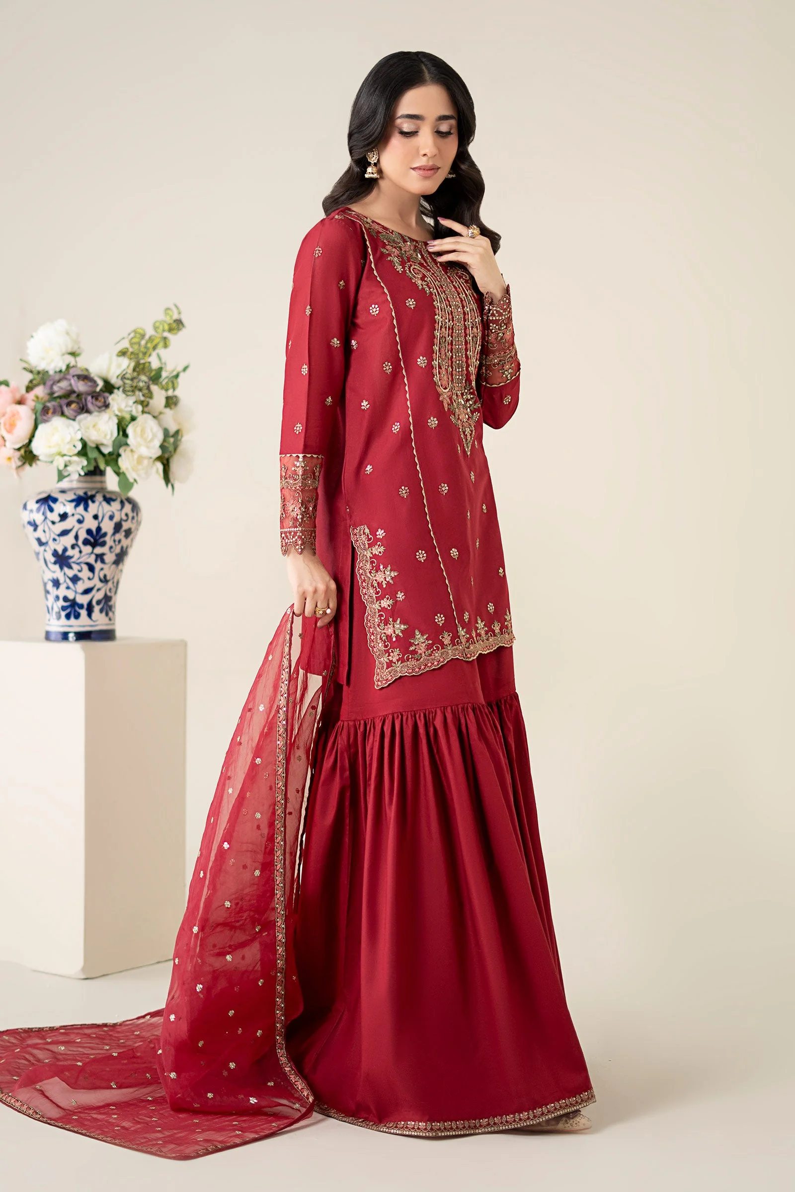 3 Piece Embroidered Lawn Suit - Image 8