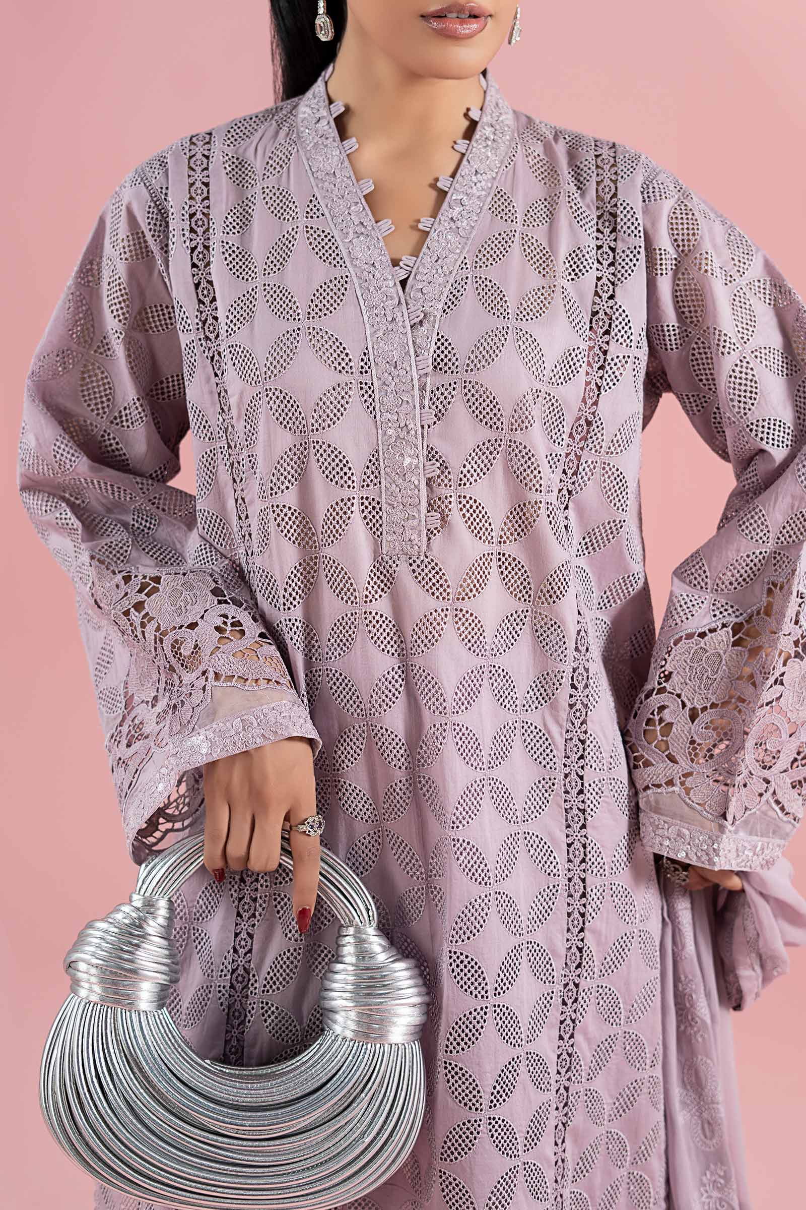 3 Piece Embroidered Lawn Suit - Image 4