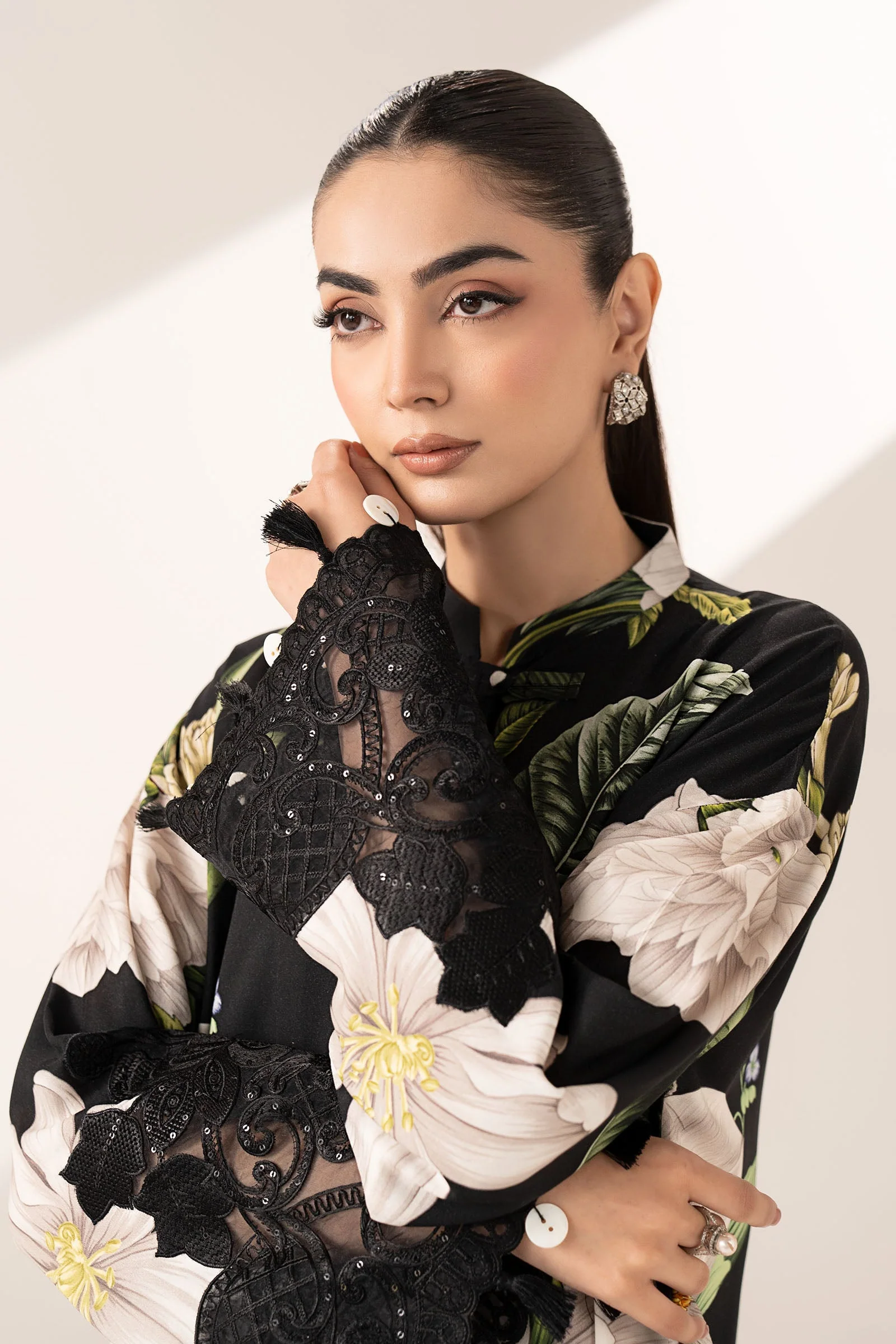 2 Piece Embroidered Arabic Lawn Suit - Image 2