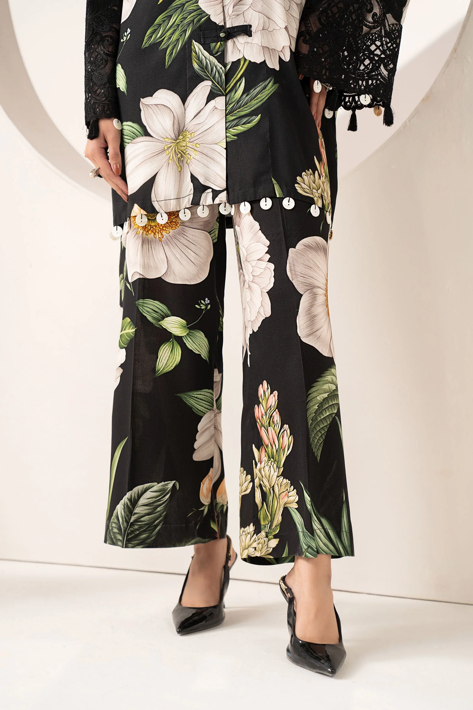 2 Piece Embroidered Arabic Lawn Suit - Image 6