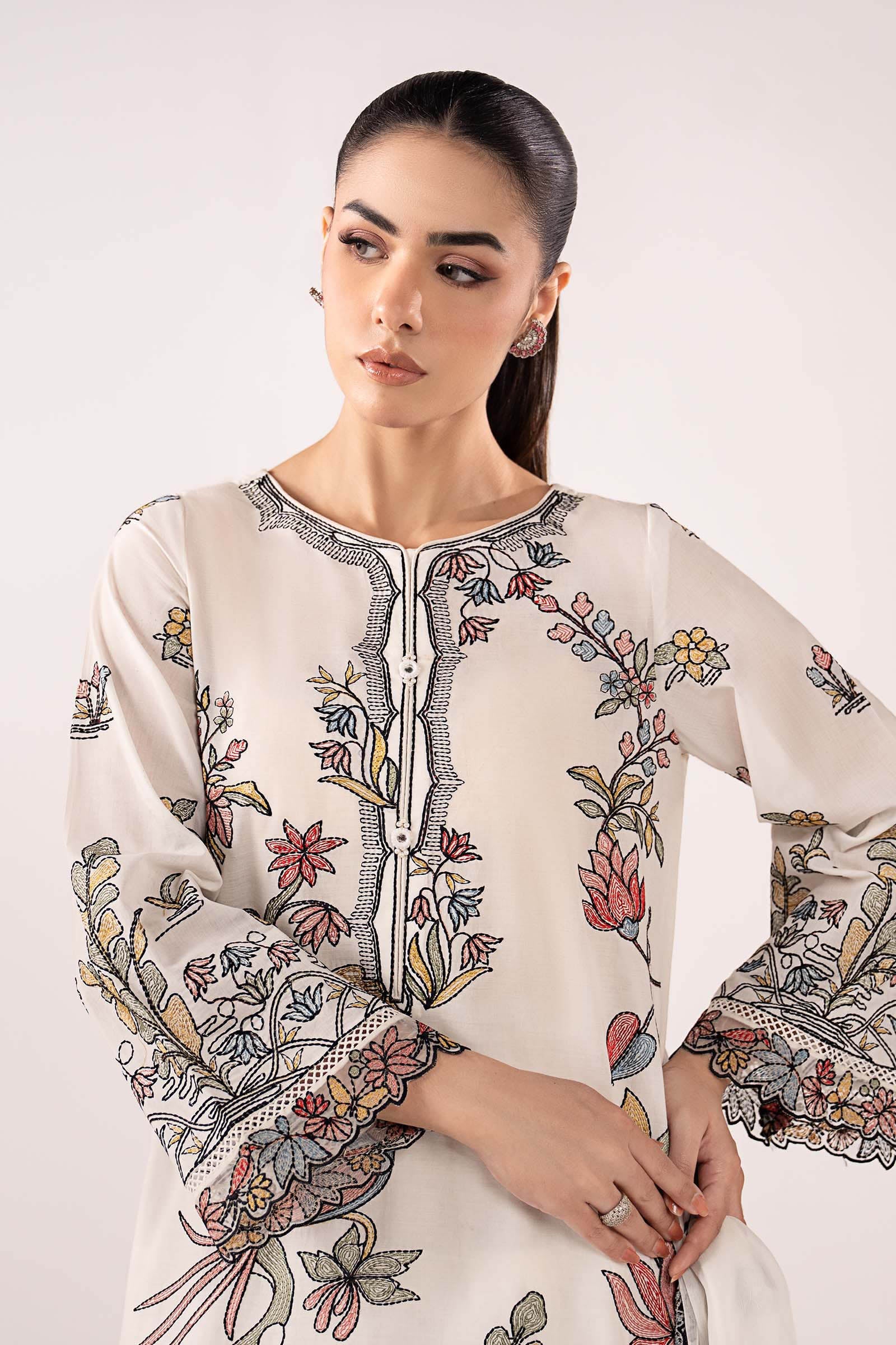 3 Piece Embroidered Lawn Suit - Image 10