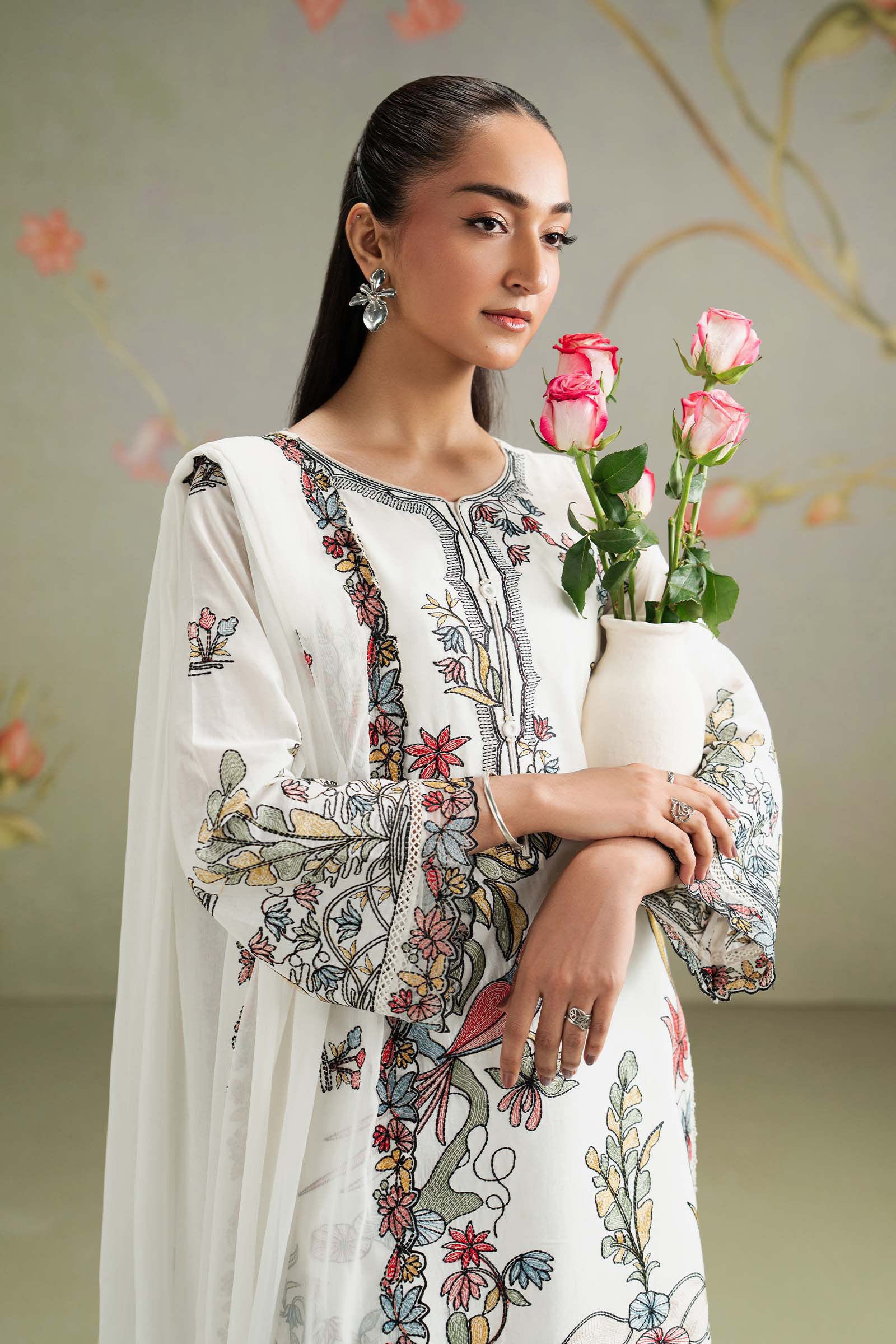 3 Piece Embroidered Lawn Suit - Image 2