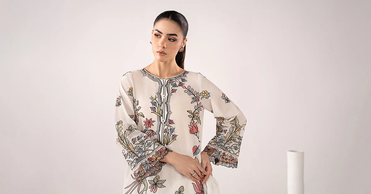 3 Piece Embroidered Lawn Suit - Image 21