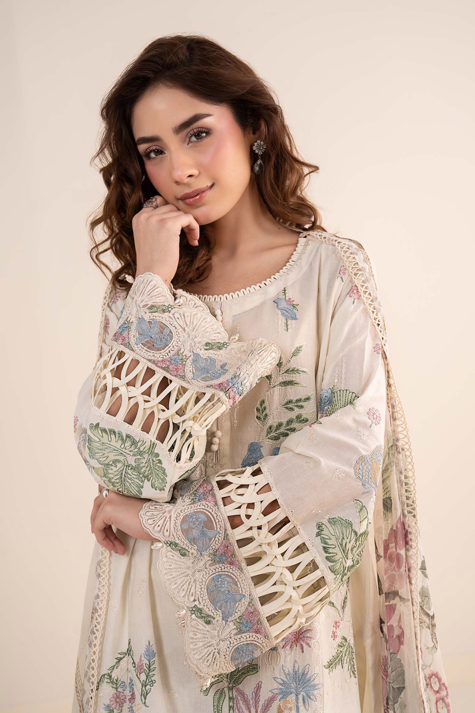 3 Piece Embroidered Dobby Lawn Suit - Image 2