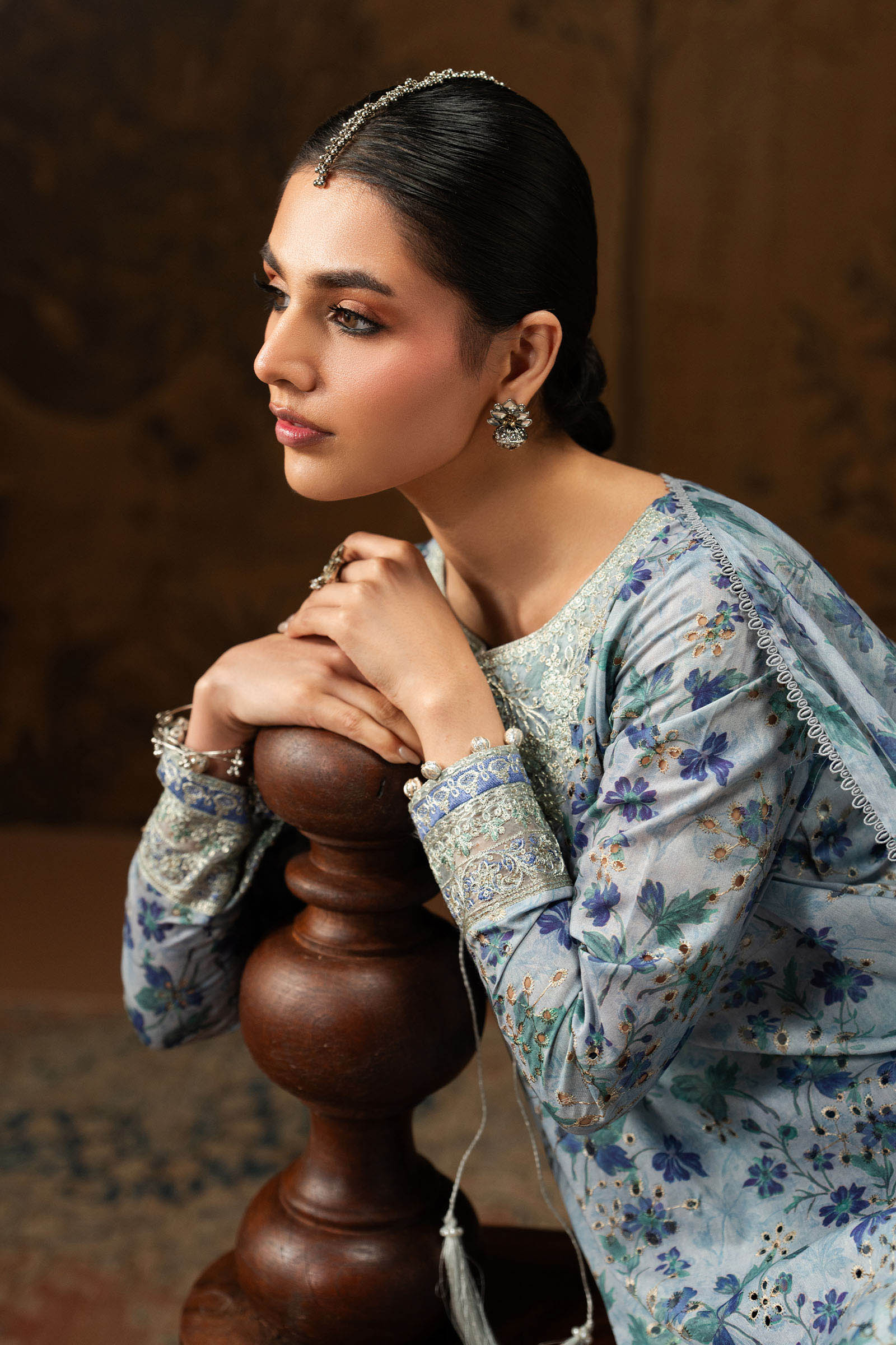 3 Piece Embroidered Lawn Suit - Image 5