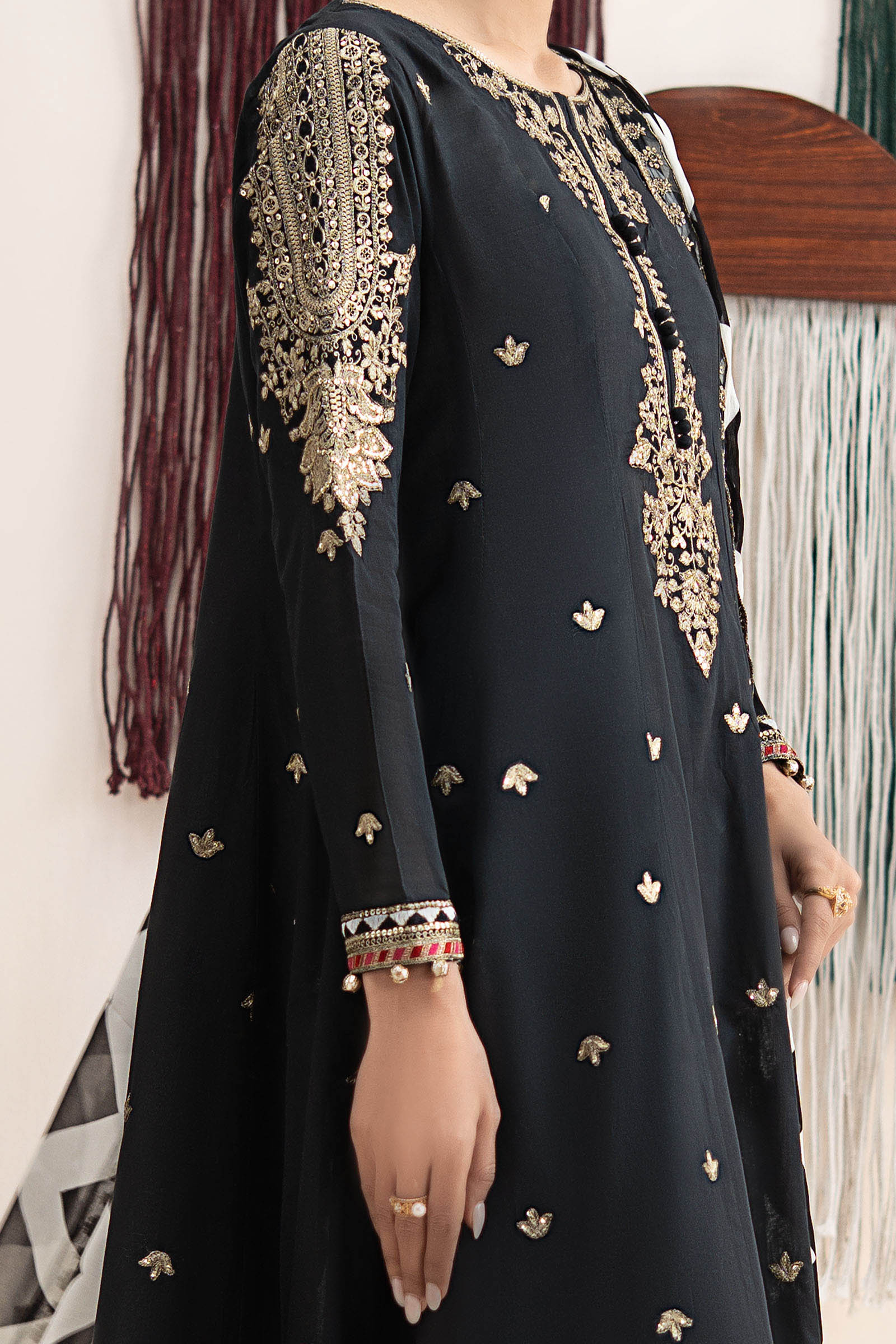 3 Piece Embroidered Lawn Suit - Image 5