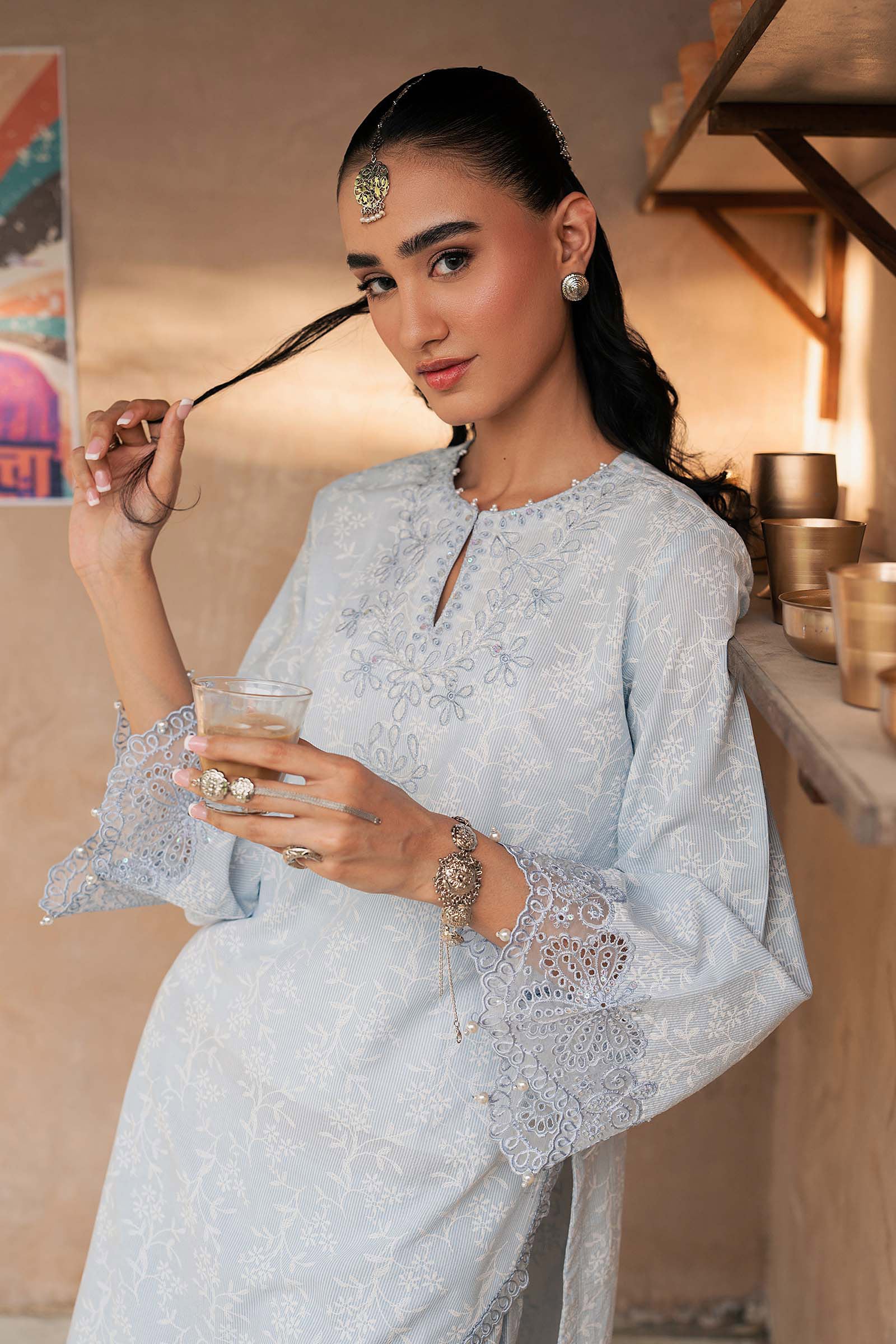 2 Piece Embroidered Lawn Suit - Image 5