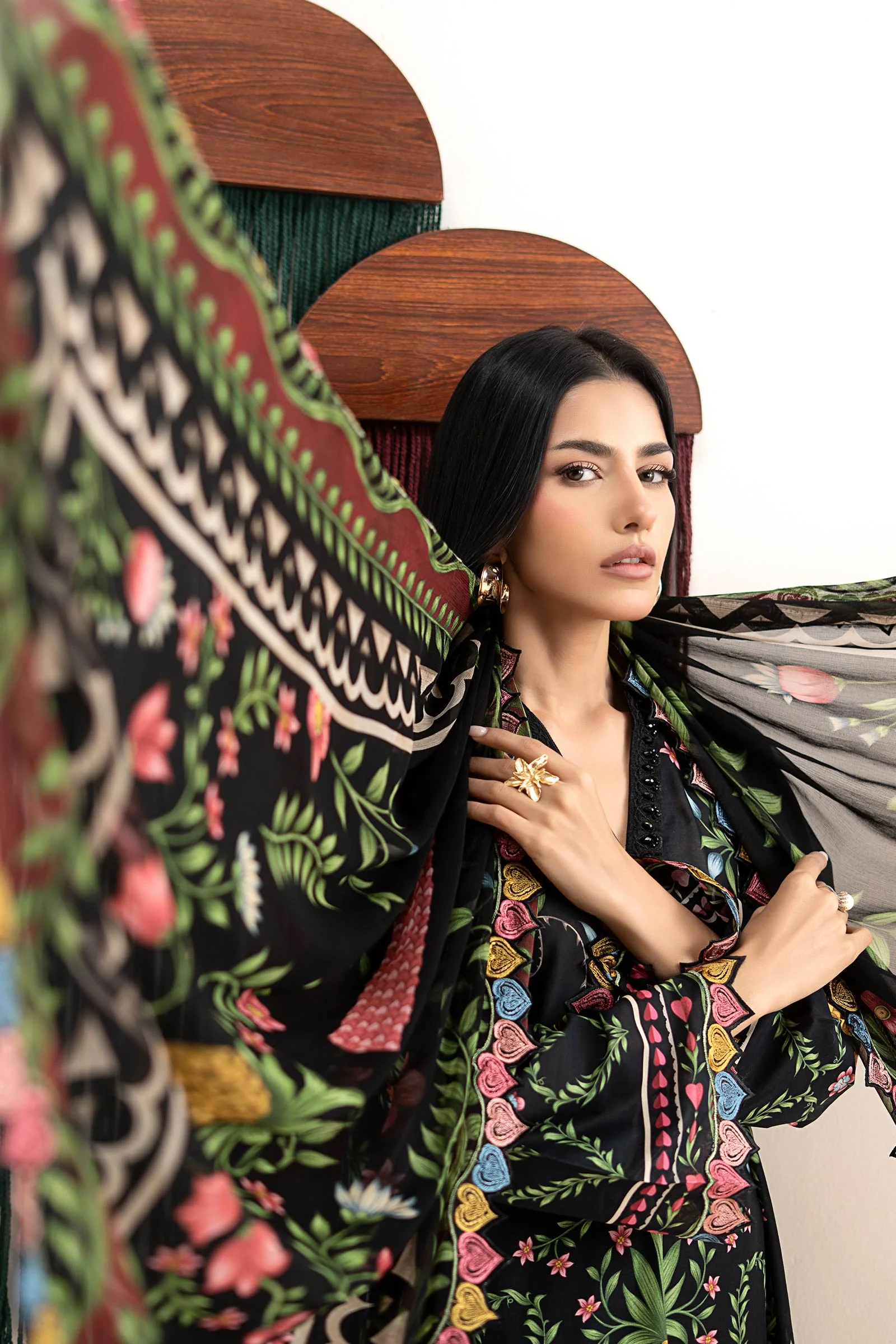 3 Piece Embroidered Lawn Suit - Image 3