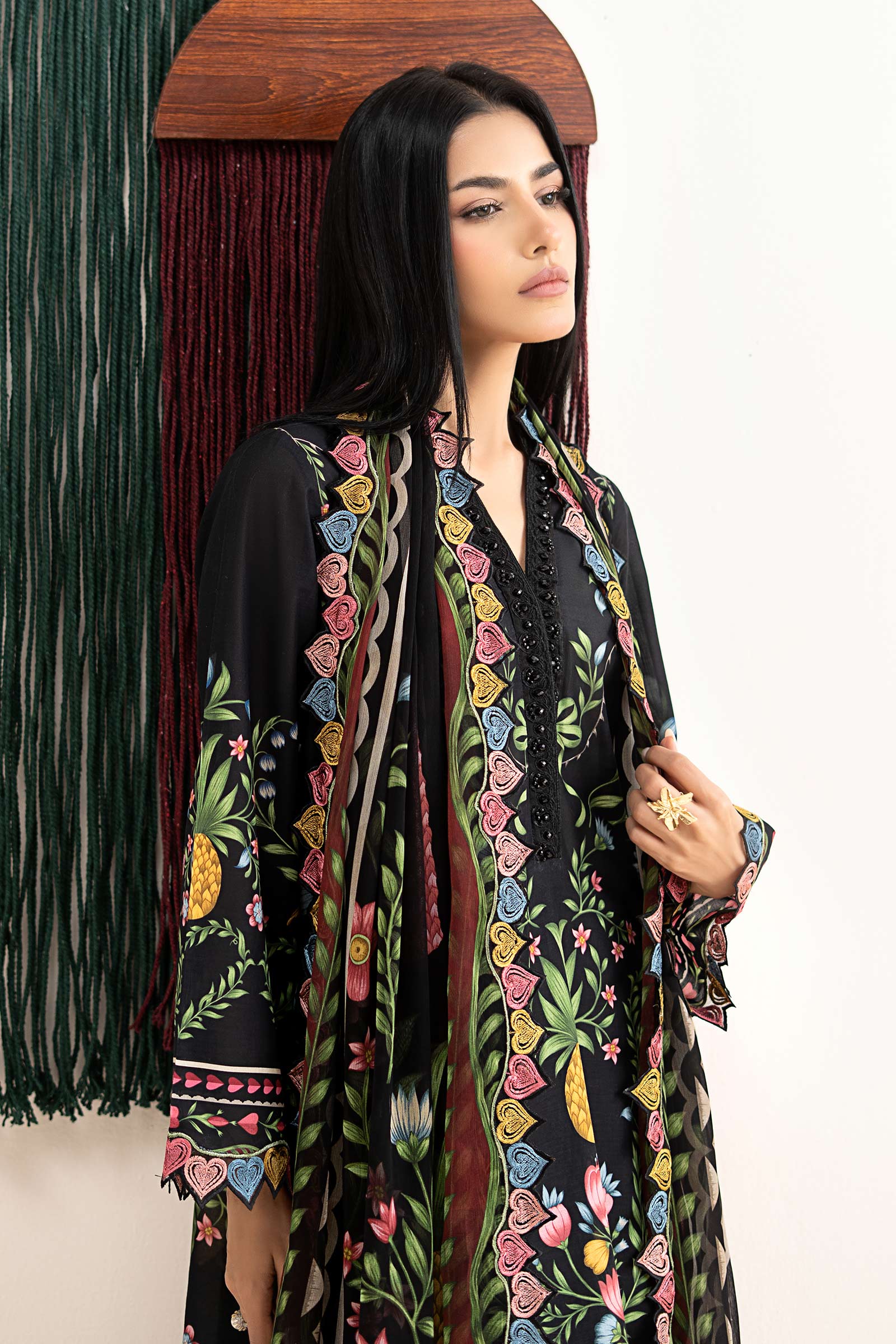 3 Piece Embroidered Lawn Suit - Image 5