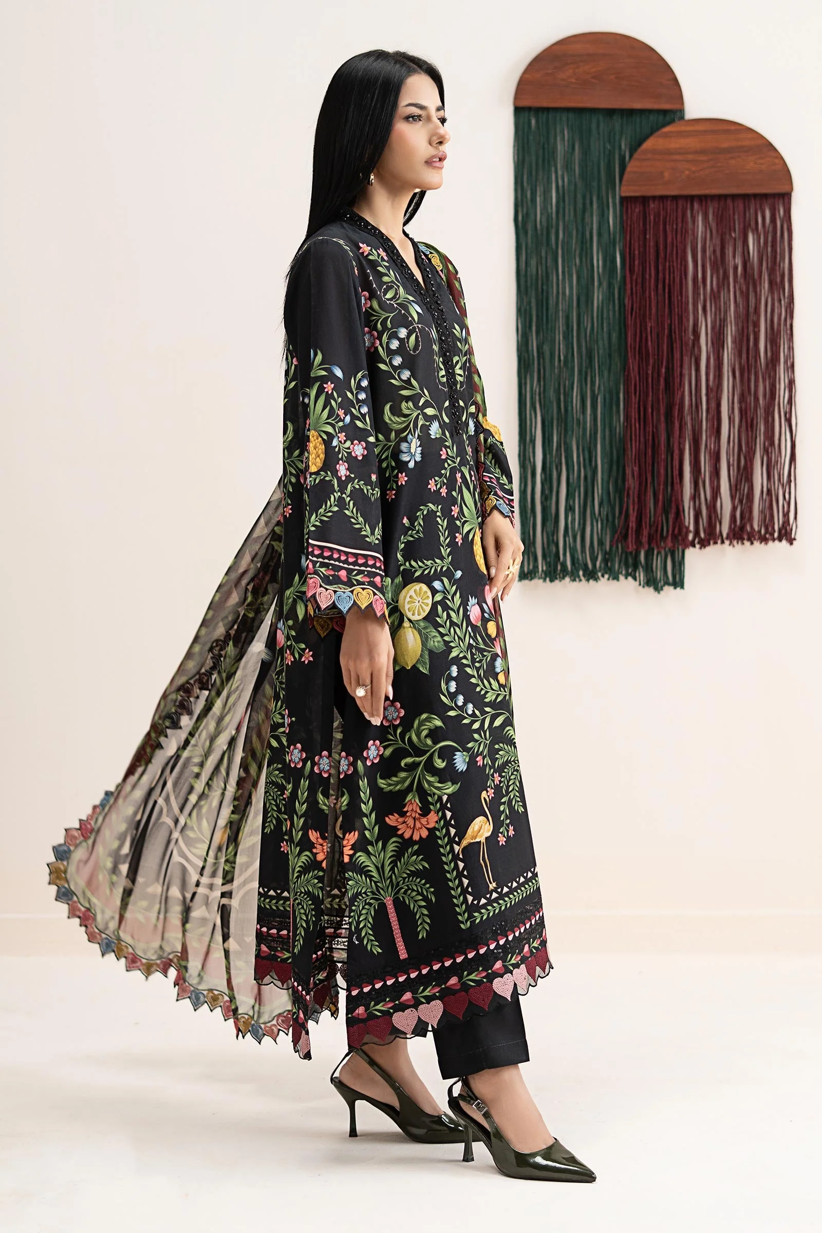 3 Piece Embroidered Lawn Suit - Image 7