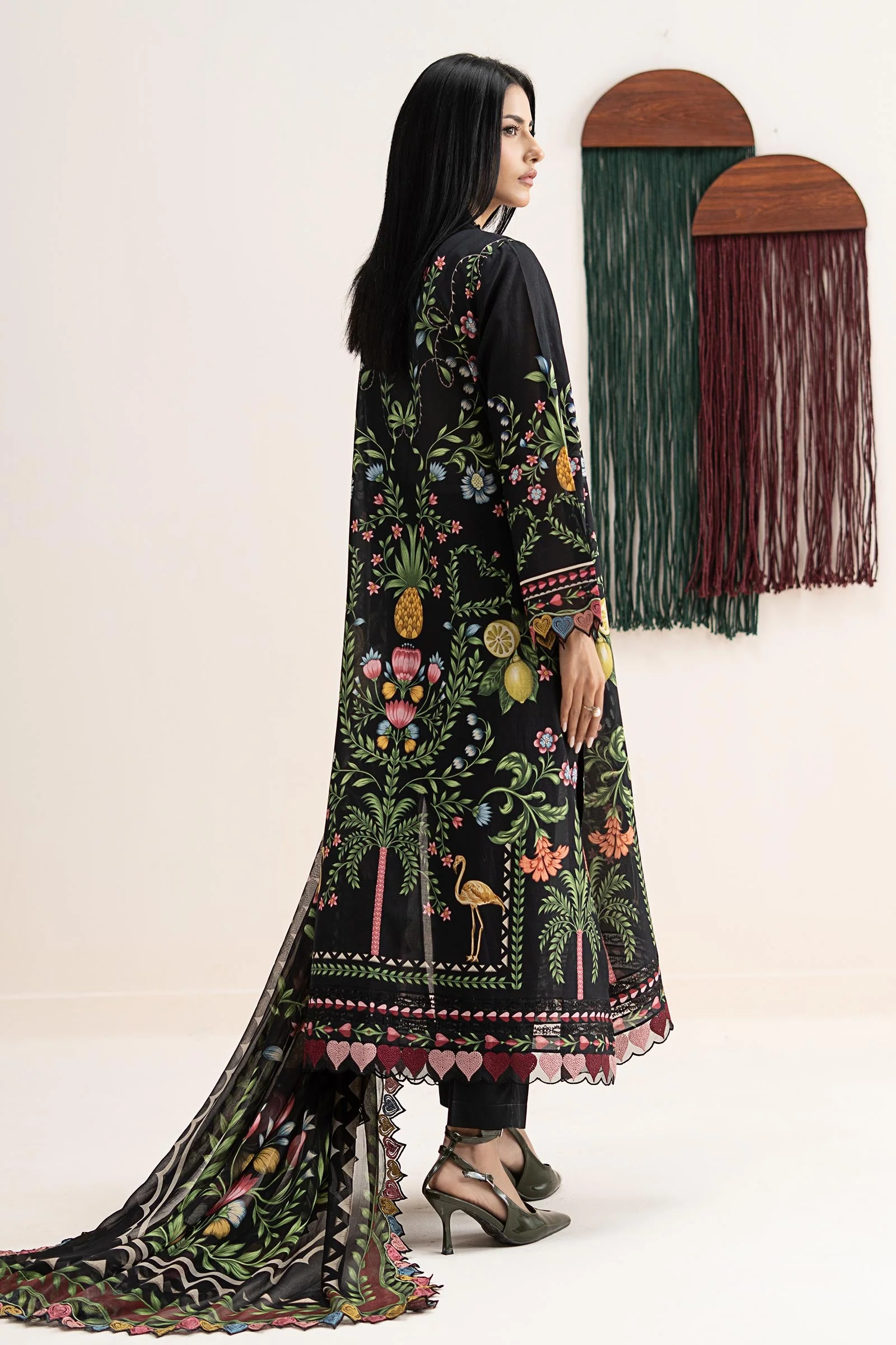 3 Piece Embroidered Lawn Suit - Image 8