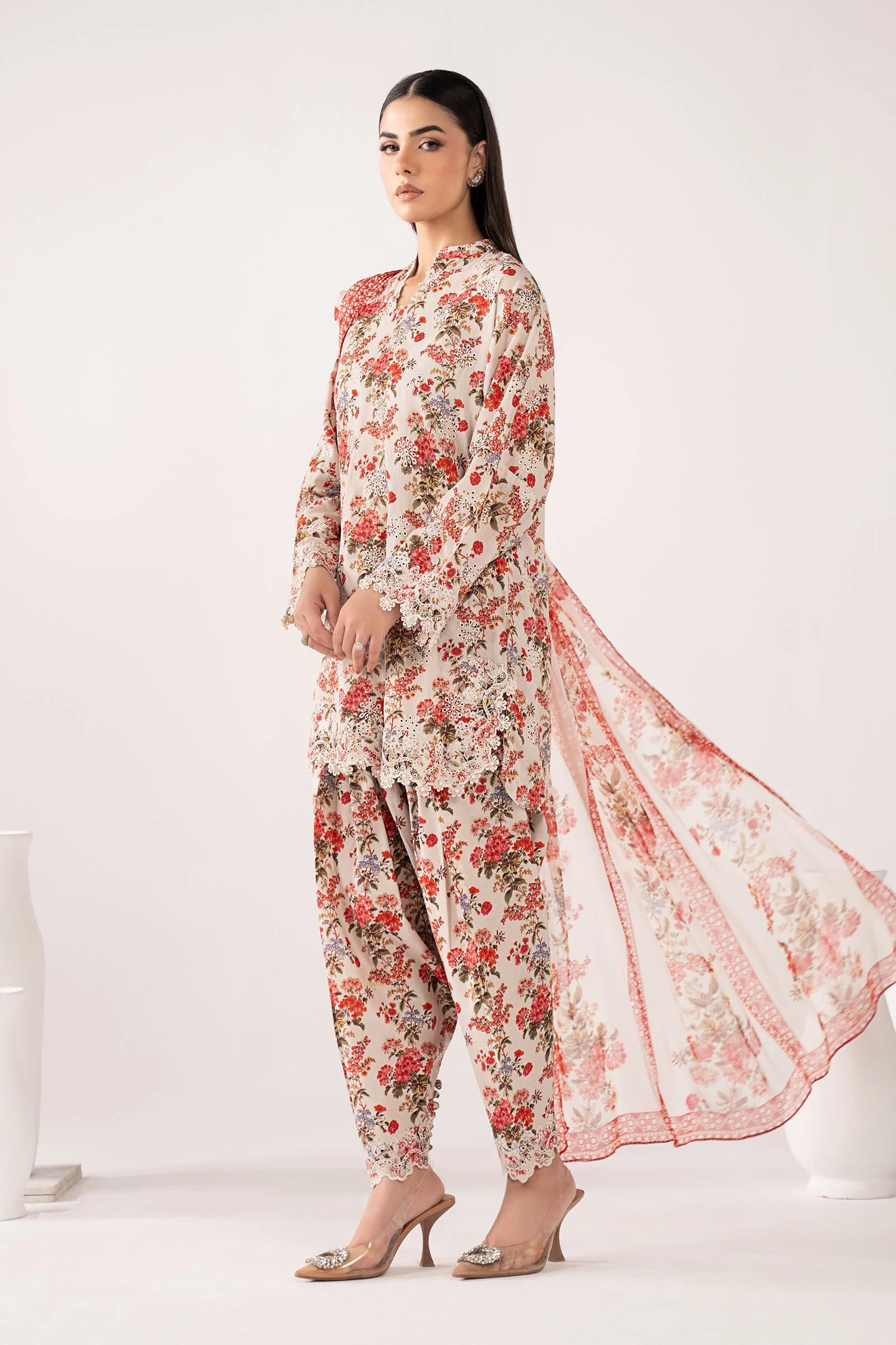 3 Piece Embroidered Lawn Suit - Image 5