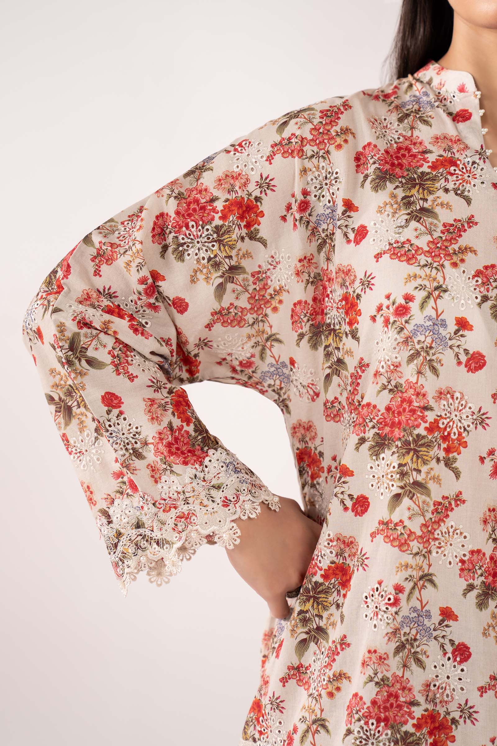 3 Piece Embroidered Lawn Suit - Image 6