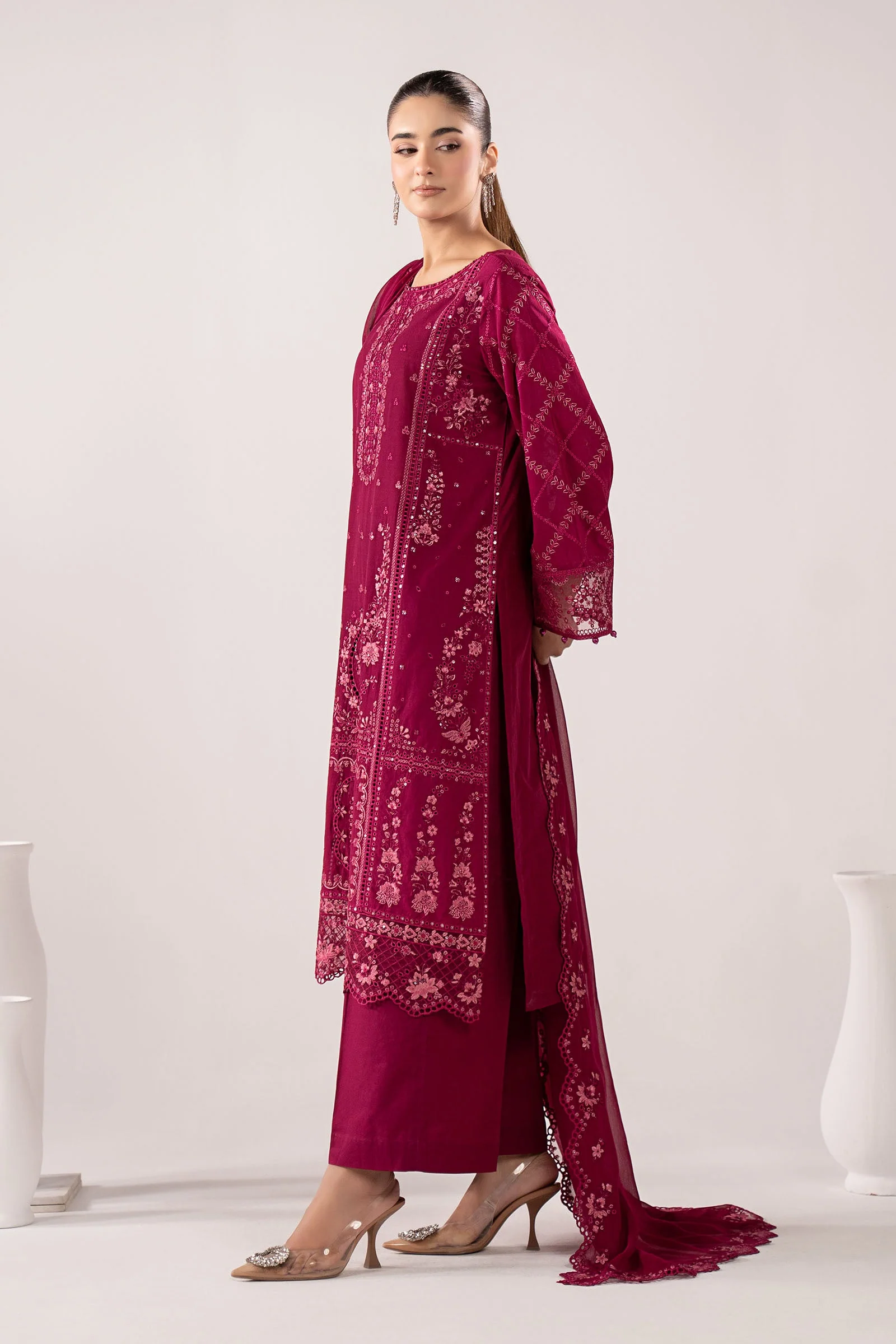 3 Piece Embroidered Lawn Suit - Image 11