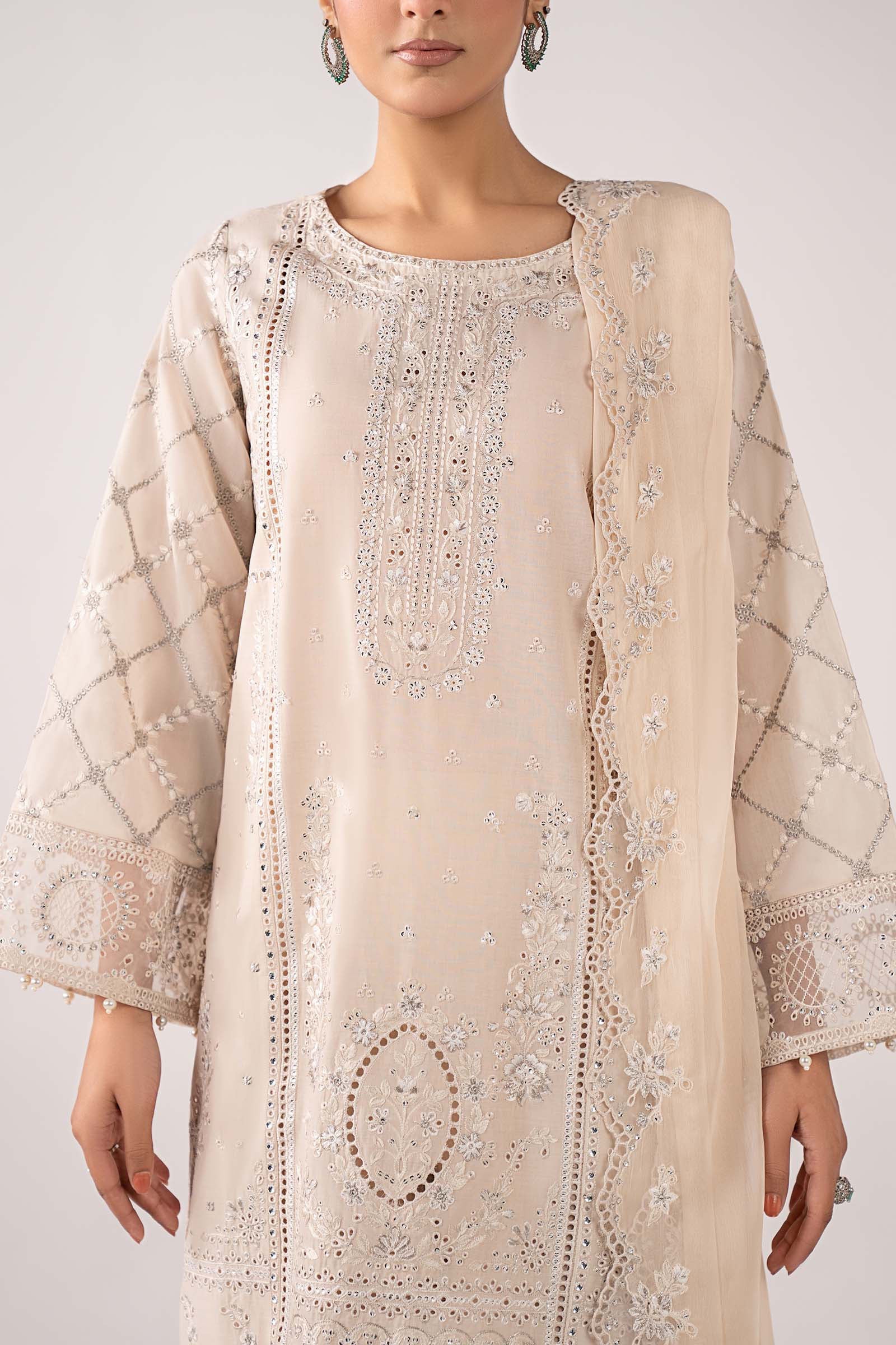 3 Piece Embroidered Lawn Suit - Image 3