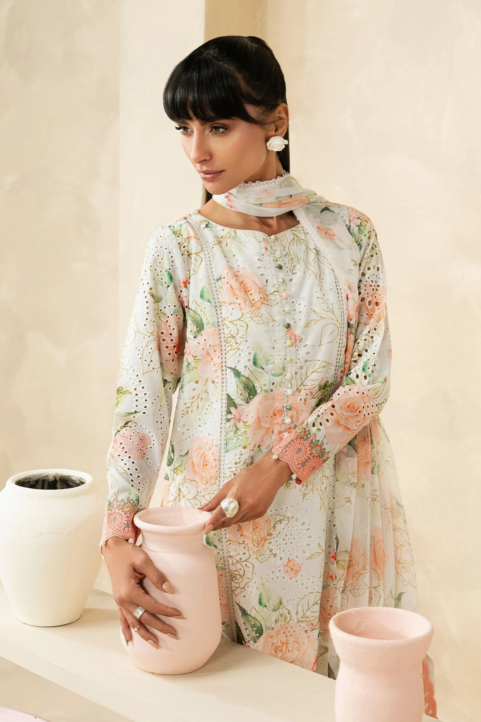 3 Piece Embroidered Lawn Suit - Image 7