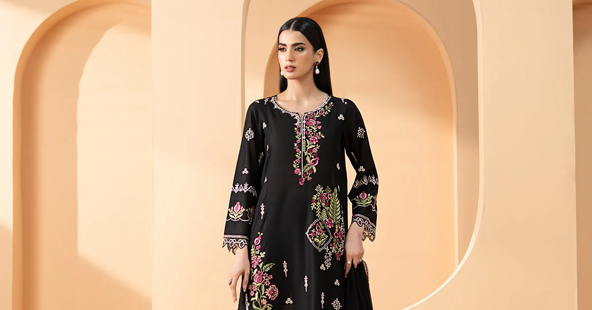 3 Piece Embroidered Lawn Suit - Image 9